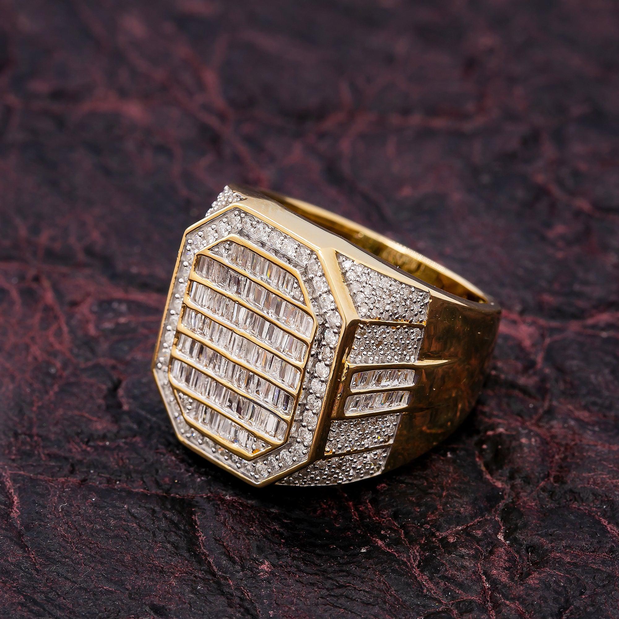 MAN'S 14K YELLOW GOLD RING WITH 1.66 CT BAGUETTE AND ROUND DIAMONDS