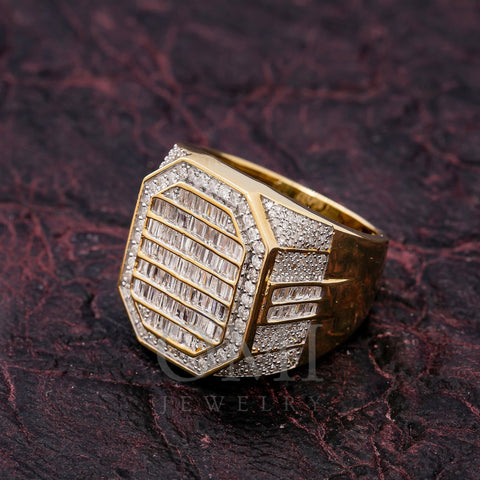 MAN'S 14K YELLOW GOLD RING WITH 1.66 CT BAGUETTE AND ROUND DIAMONDS