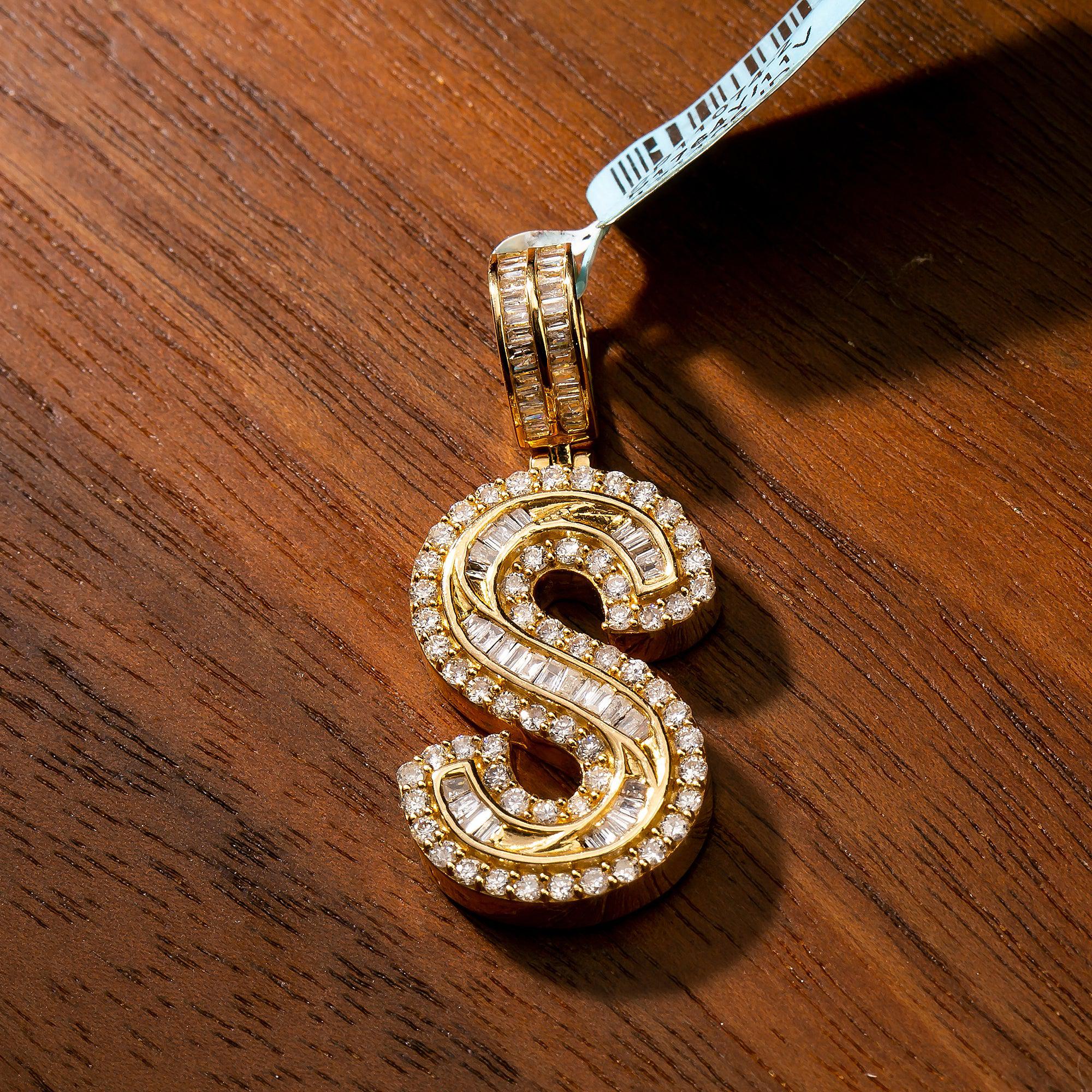 14K GOLD BAGUETTE AND ROUND DIAMOND INITIAL LETTER S PENDANT