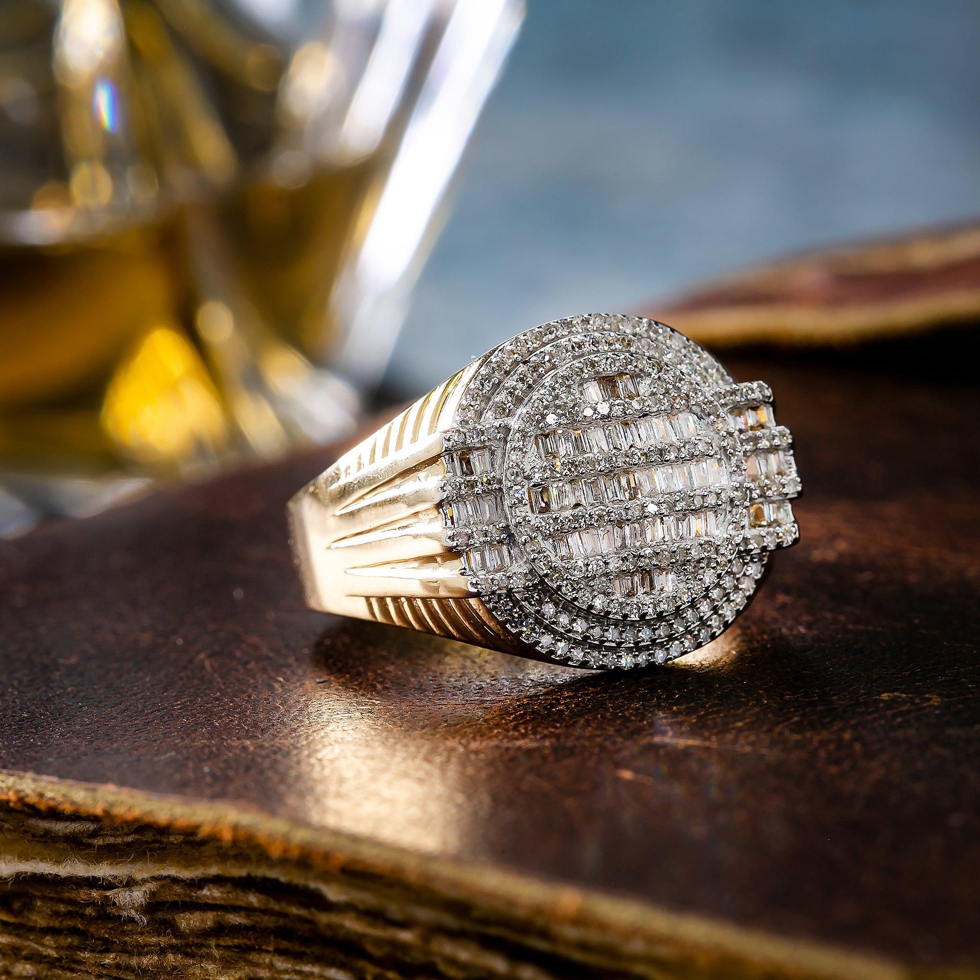 14K YELLOW GOLD MEN'S RING WITH 0.76 CT DIAMONDS