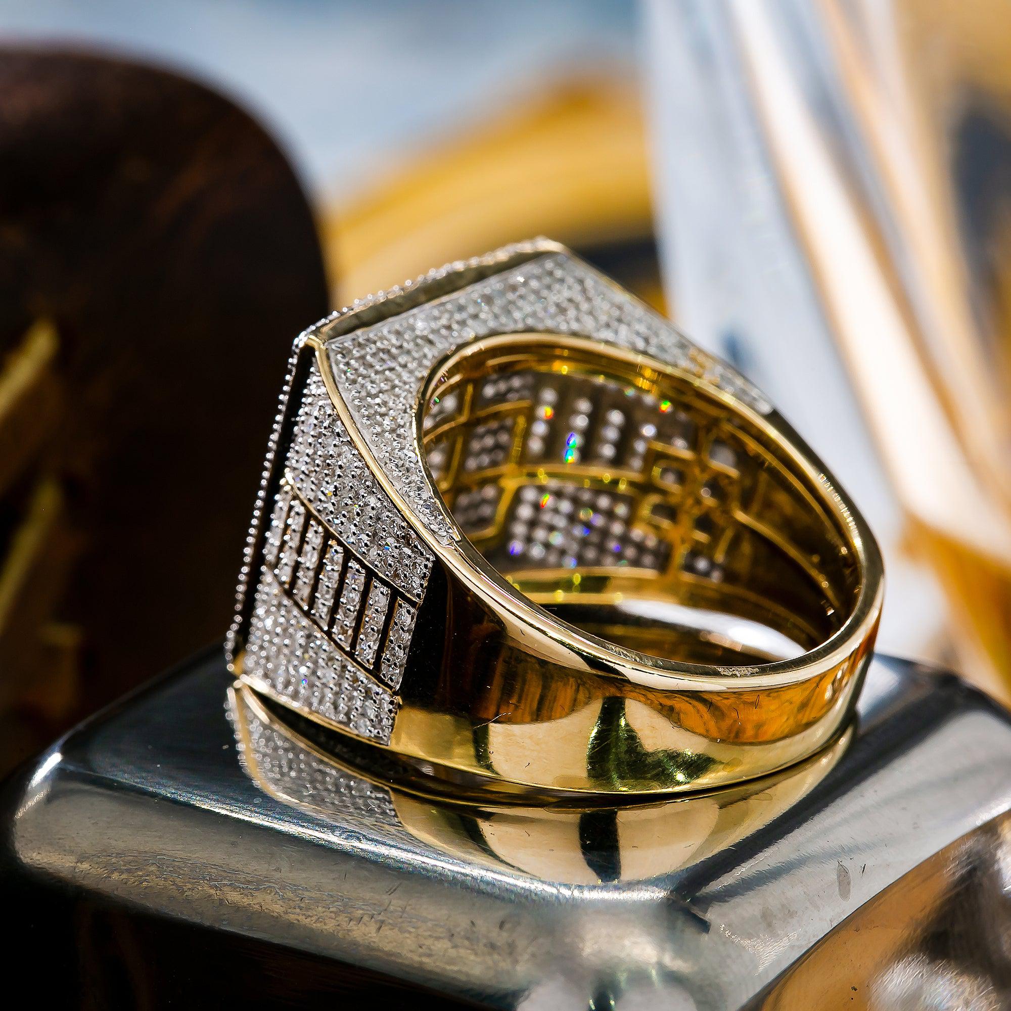 14K YELLOW GOLD MEN'S RING WITH 2.17 CT DIAMONDS