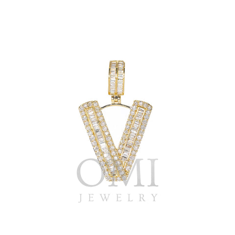 14K YELLOW GOLD UNISEX LETTER V WITH 2.25 CT DIAMONDS