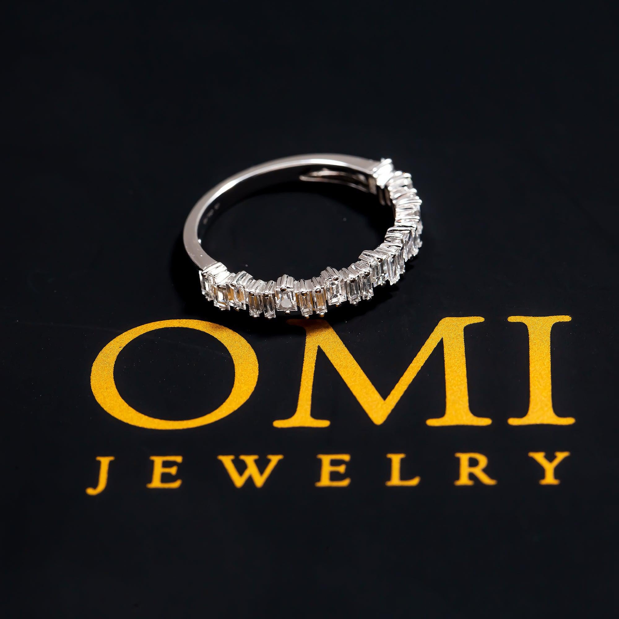 18K GOLD BAGUETTE DIAMOND LADIES RING 0.58 CT