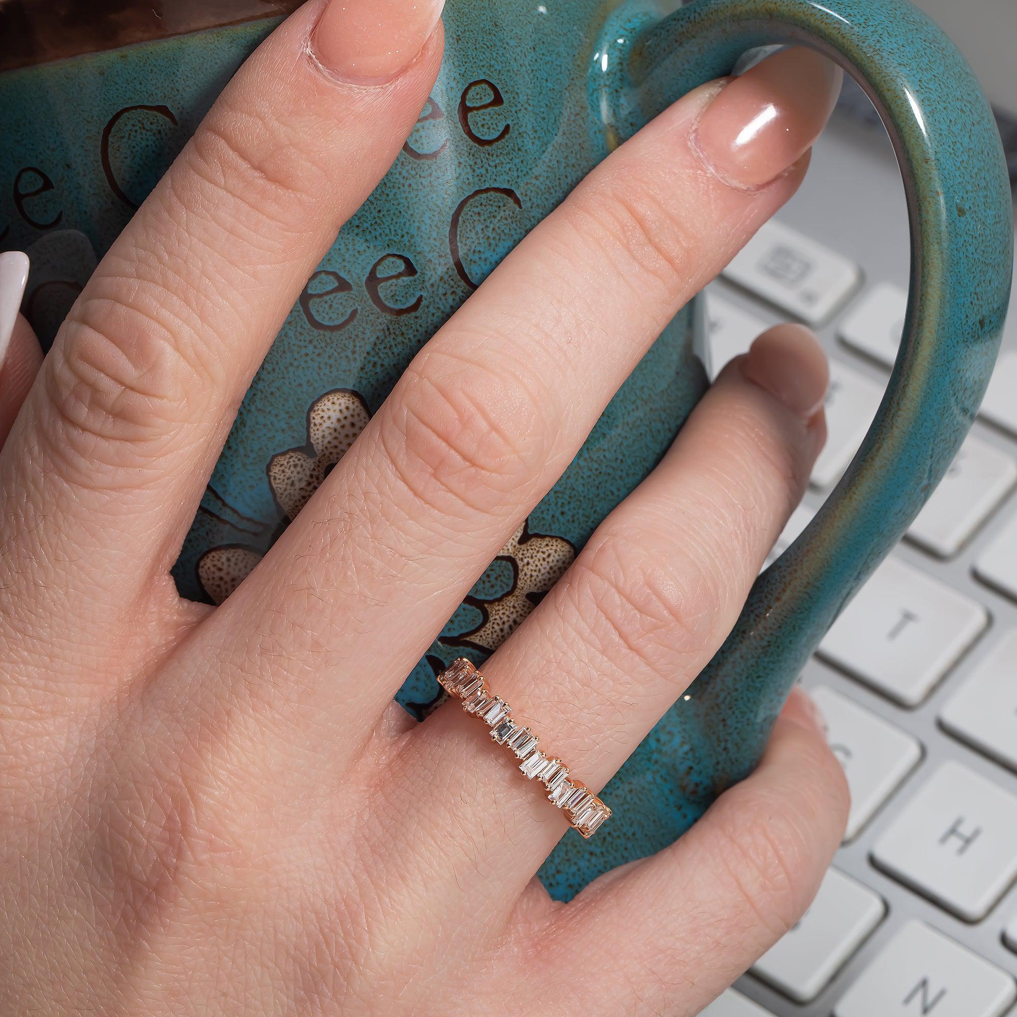 18K GOLD BAGUETTE DIAMOND LADIES RING 0.58 CT