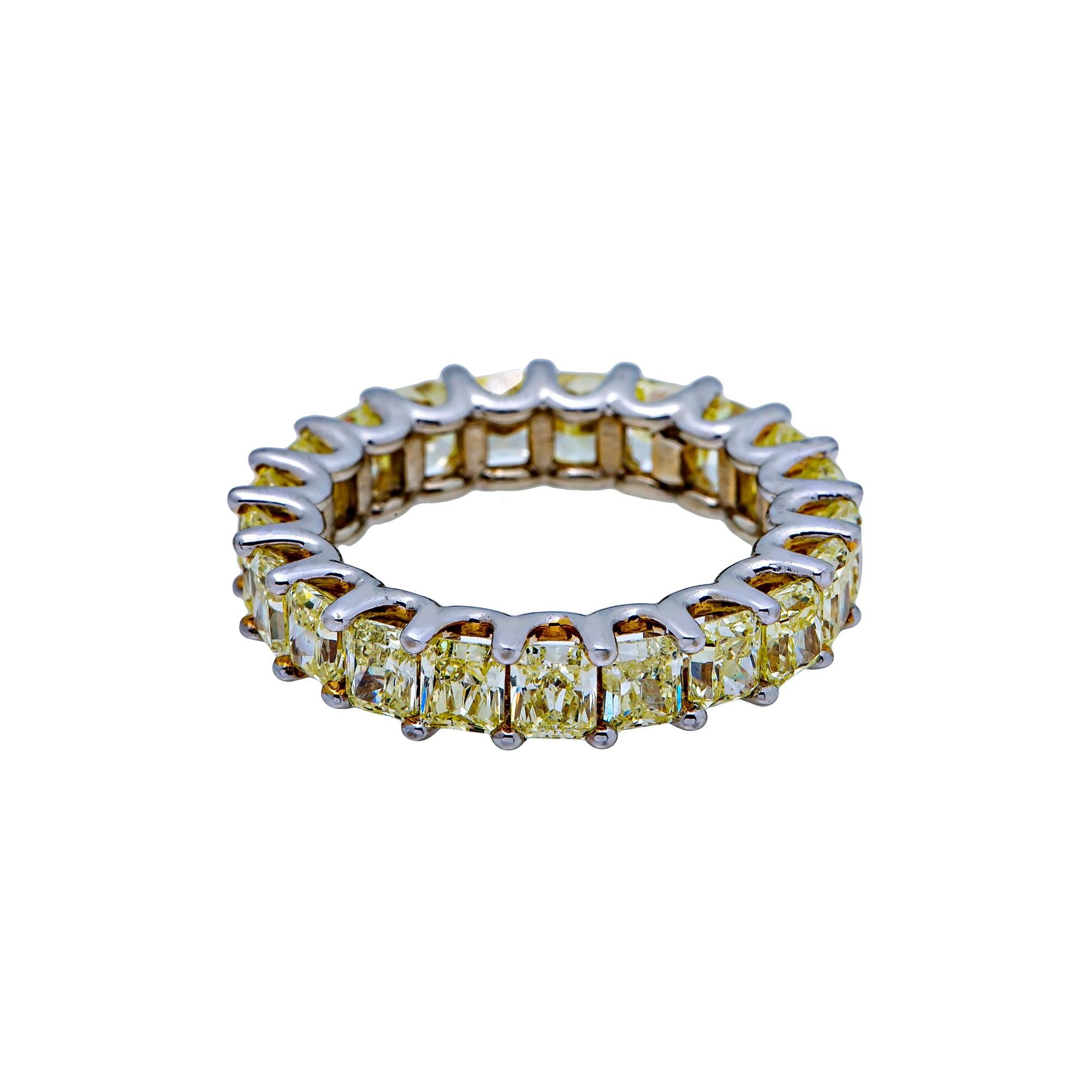 14K WHITE GOLD MEN'S RING WITH 6.03 CT  DIAMONDS