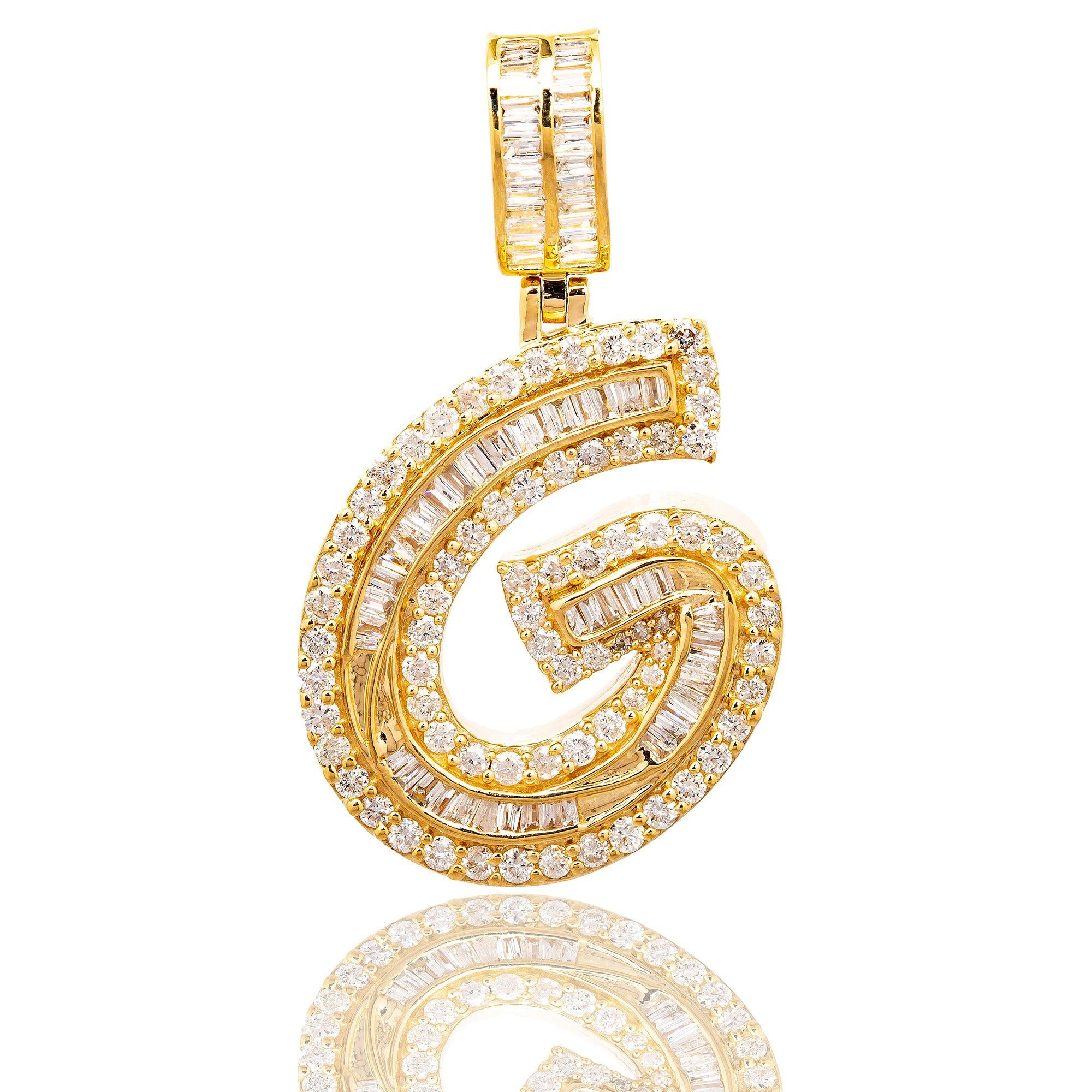 14K YELLOW GOLD UNISEX LETTER G WITH 1.92 CT BAGUETTE AND ROUND DIAMONDS