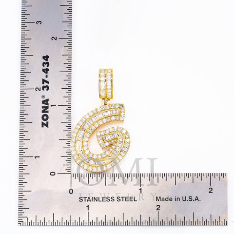 14K YELLOW GOLD UNISEX LETTER G WITH 1.92 CT BAGUETTE AND ROUND DIAMONDS