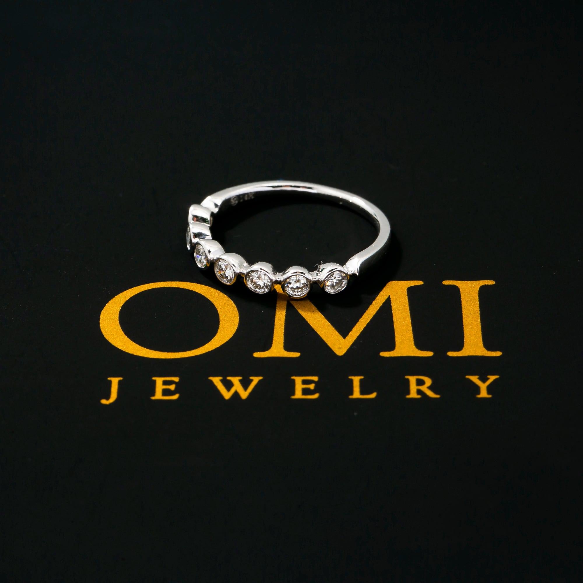 14K WHITE GOLD DIAMOND LADIES BAND WITH 0.80 CT DIAMONDS