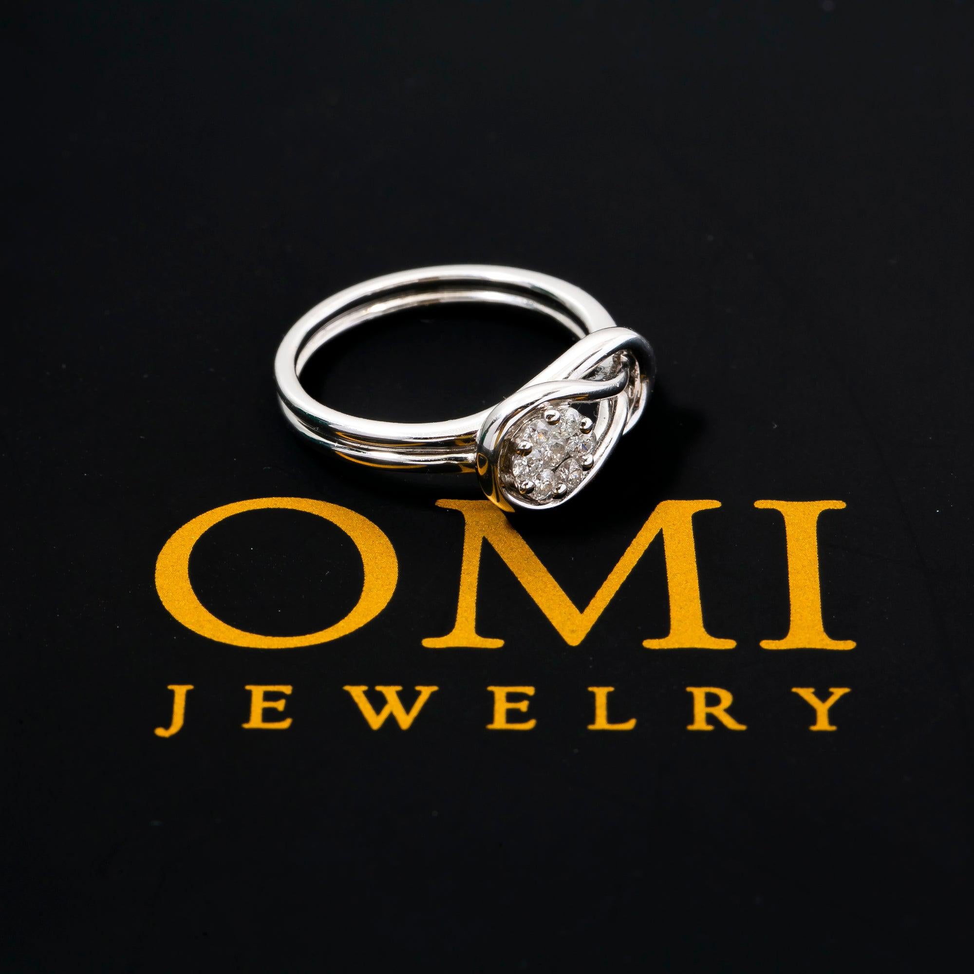 14K WHITE GOLD FANCY LADIES RING WITH 0.5 CT DIAMONDS