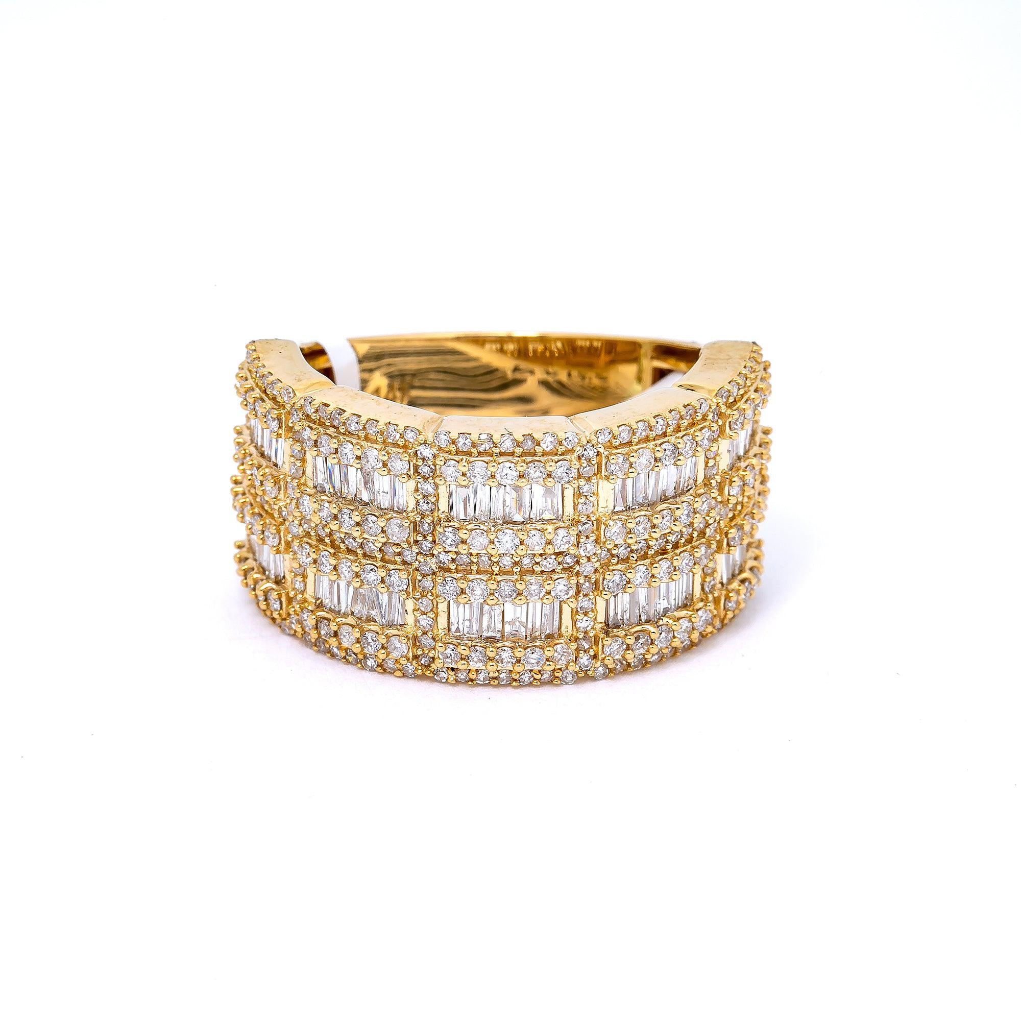 14K YELLOW GOLD MEN'S RING WITH 2.01 CT BAGUETTE AND ROUND DIAMONDS