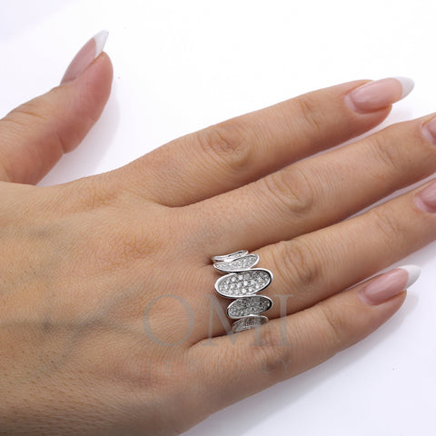 Ladies 18k White Gold Diamond 1 CT Right Hand Ring