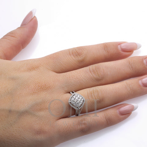 Ladies 18k White Gold Diamond 0.80 CT Right Hand Ring