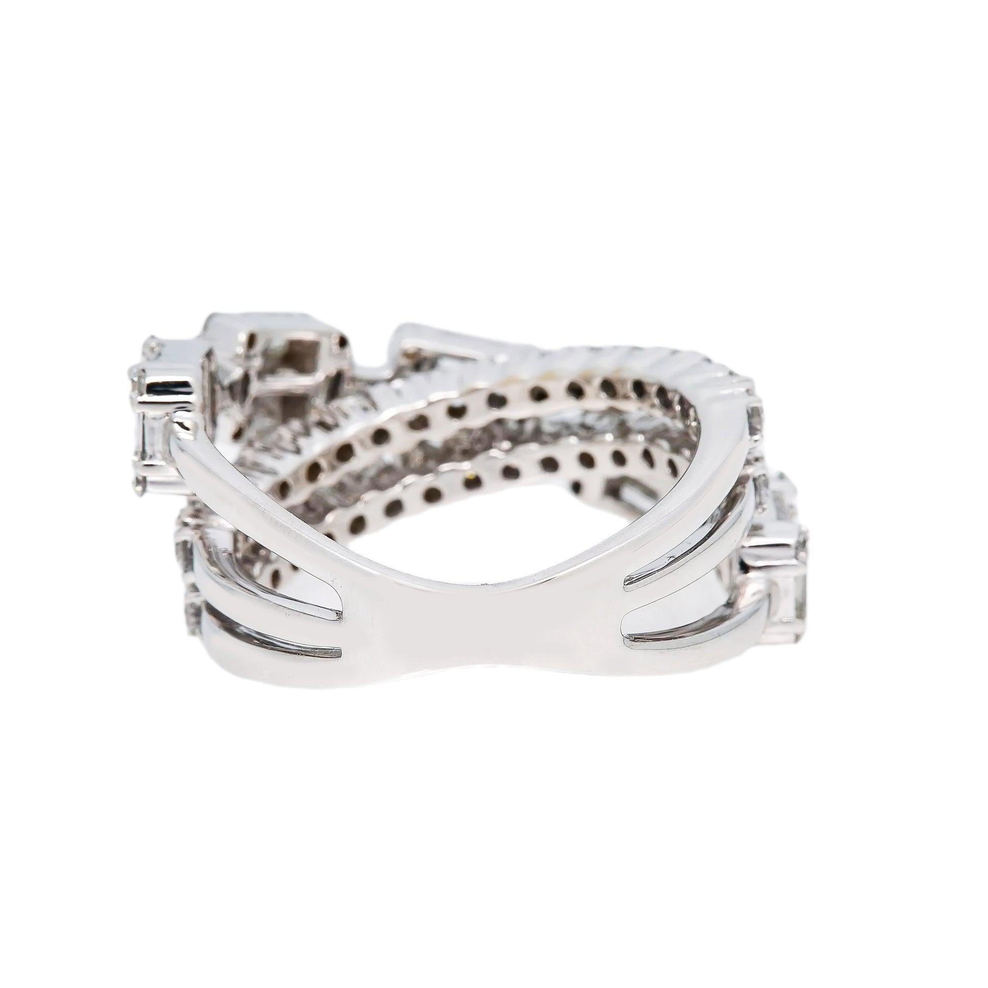 18K GOLD LADIES RING WITH BAGUETTE & ROUND DIAMONDS 2.97 CT