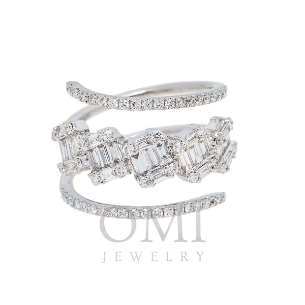 18K WHITE GOLD LADIES RING WITH 1.79 CT BAGUETTE AND ROUND DIAMONDS DIAMONDS