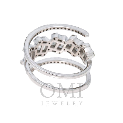 18K WHITE GOLD LADIES RING WITH 1.79 CT BAGUETTE AND ROUND DIAMONDS DIAMONDS