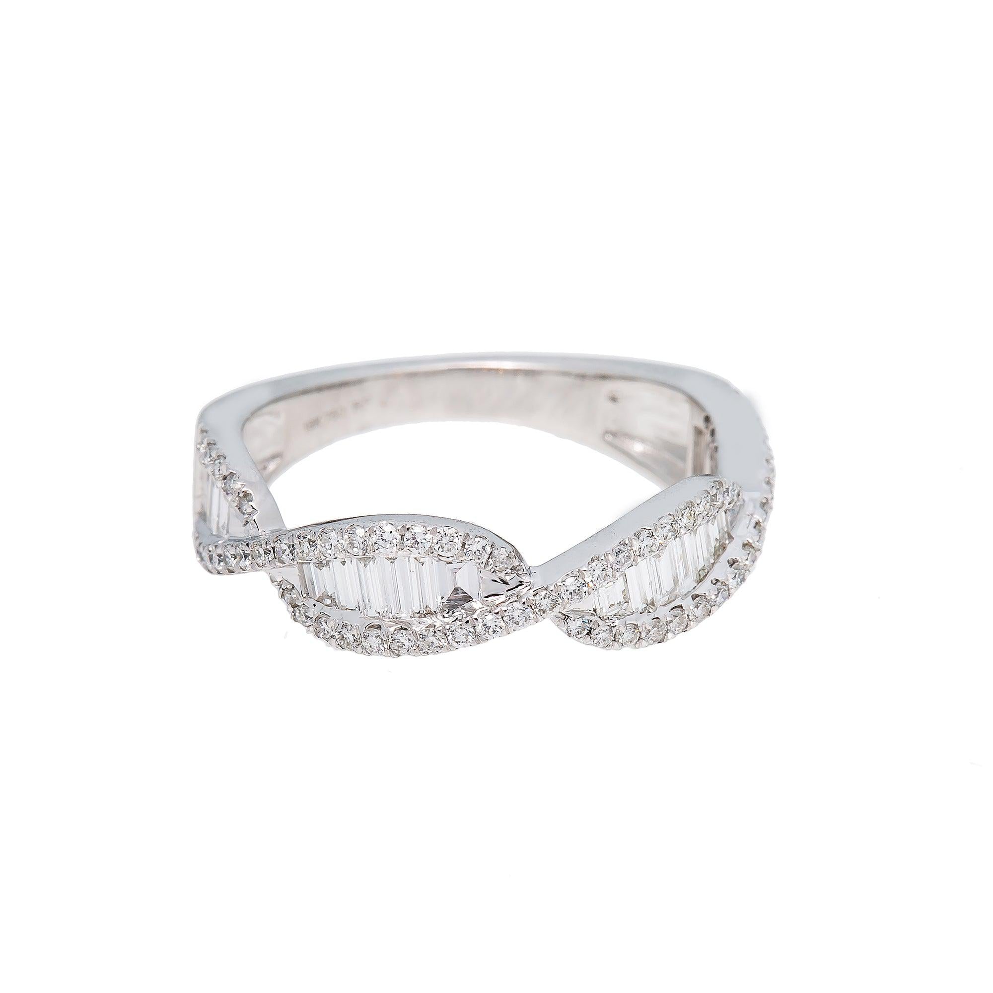 18K WHITE GOLD LADIES RING WITH 1.66 CT DIAMONDS
