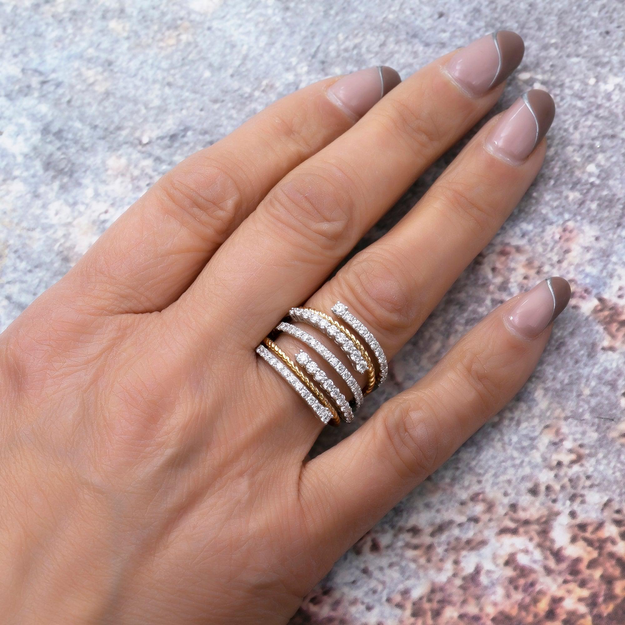 18K WHITE AND YELLOW GOLD LADIES RING WITH 2.20 CT DIAMONDS