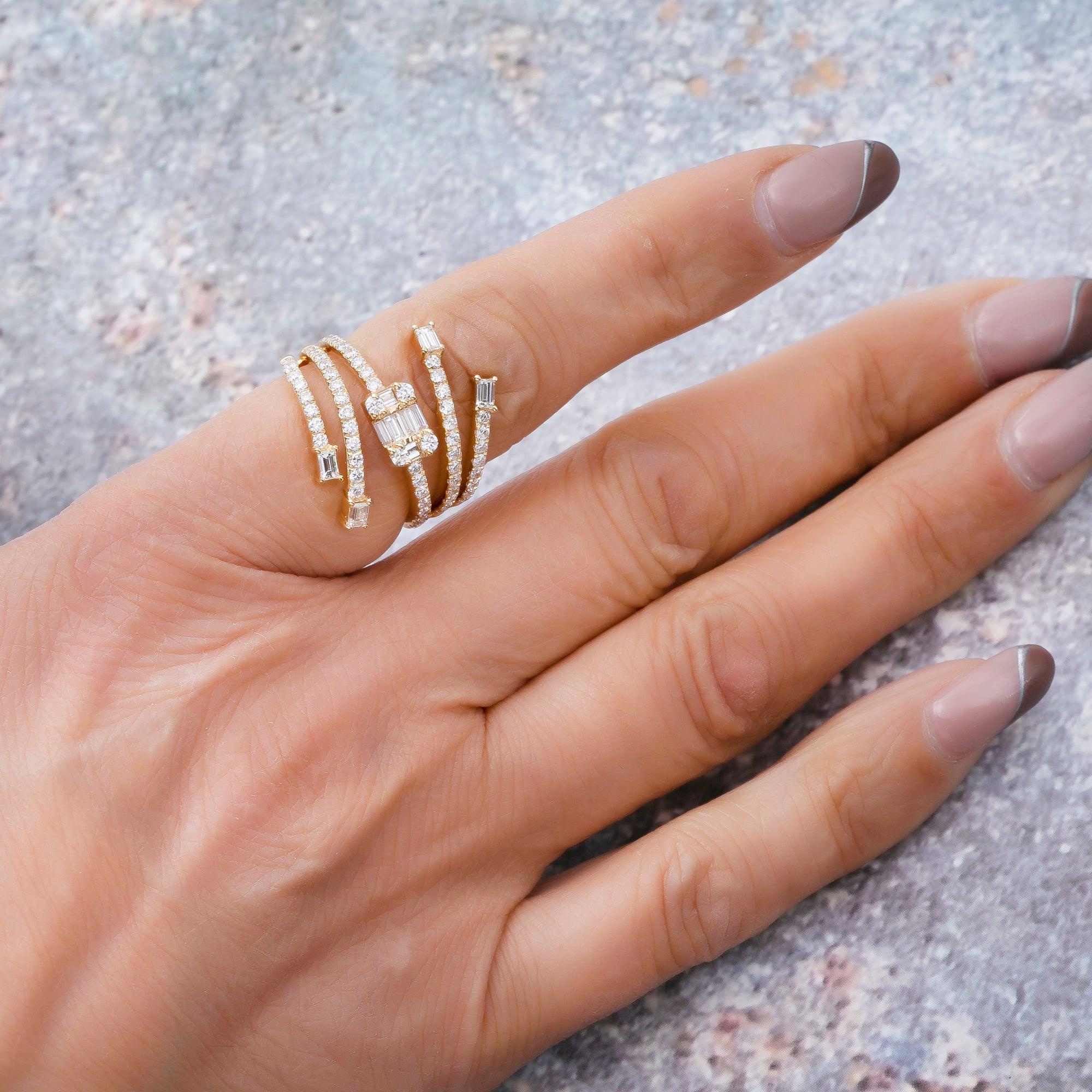 18K YELLOW GOLD LADIES RING WITH 2.21 CT DIAMONDS