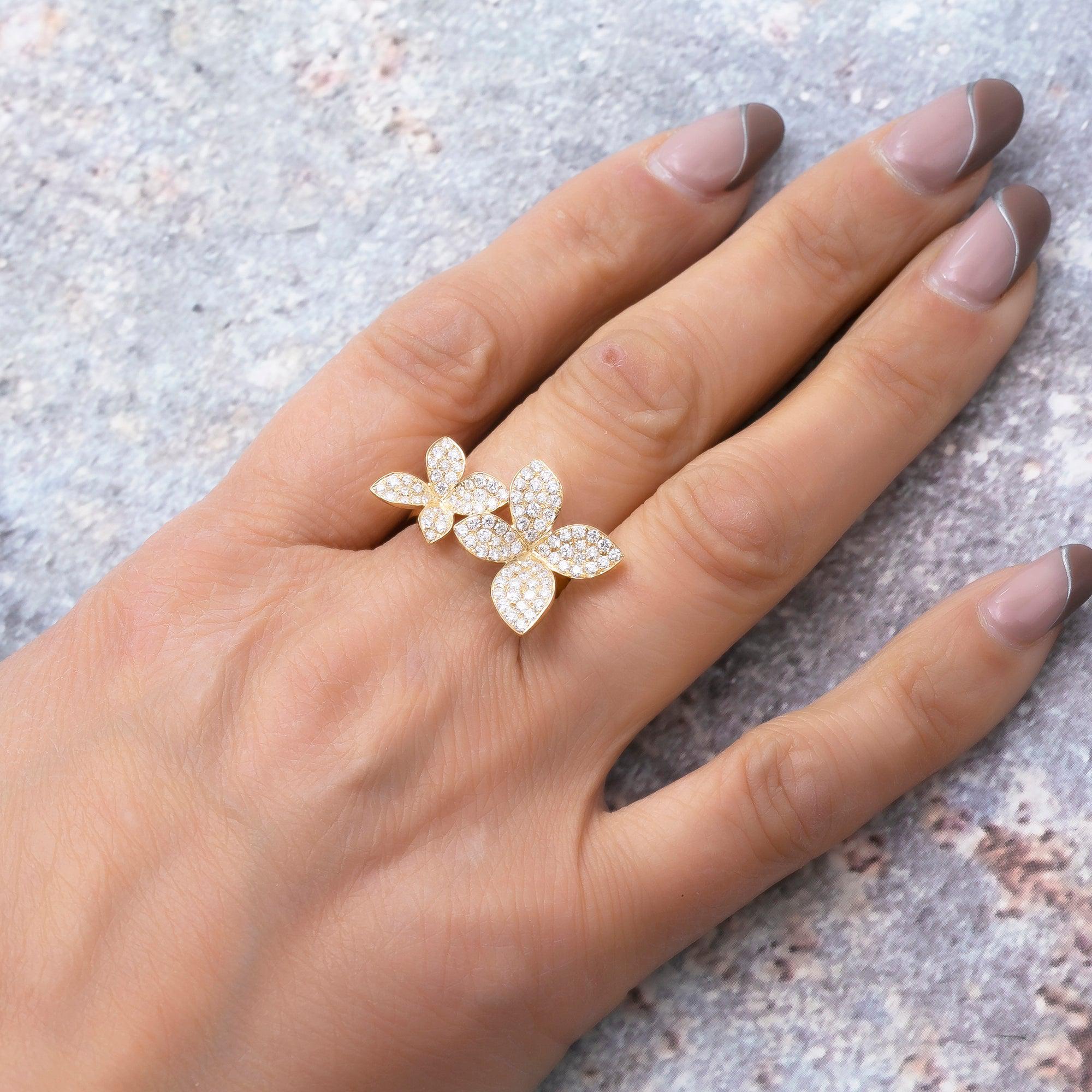 18K YELLOW GOLD FLOWER LADIES RING WITH 0.97 CT DIAMONDS