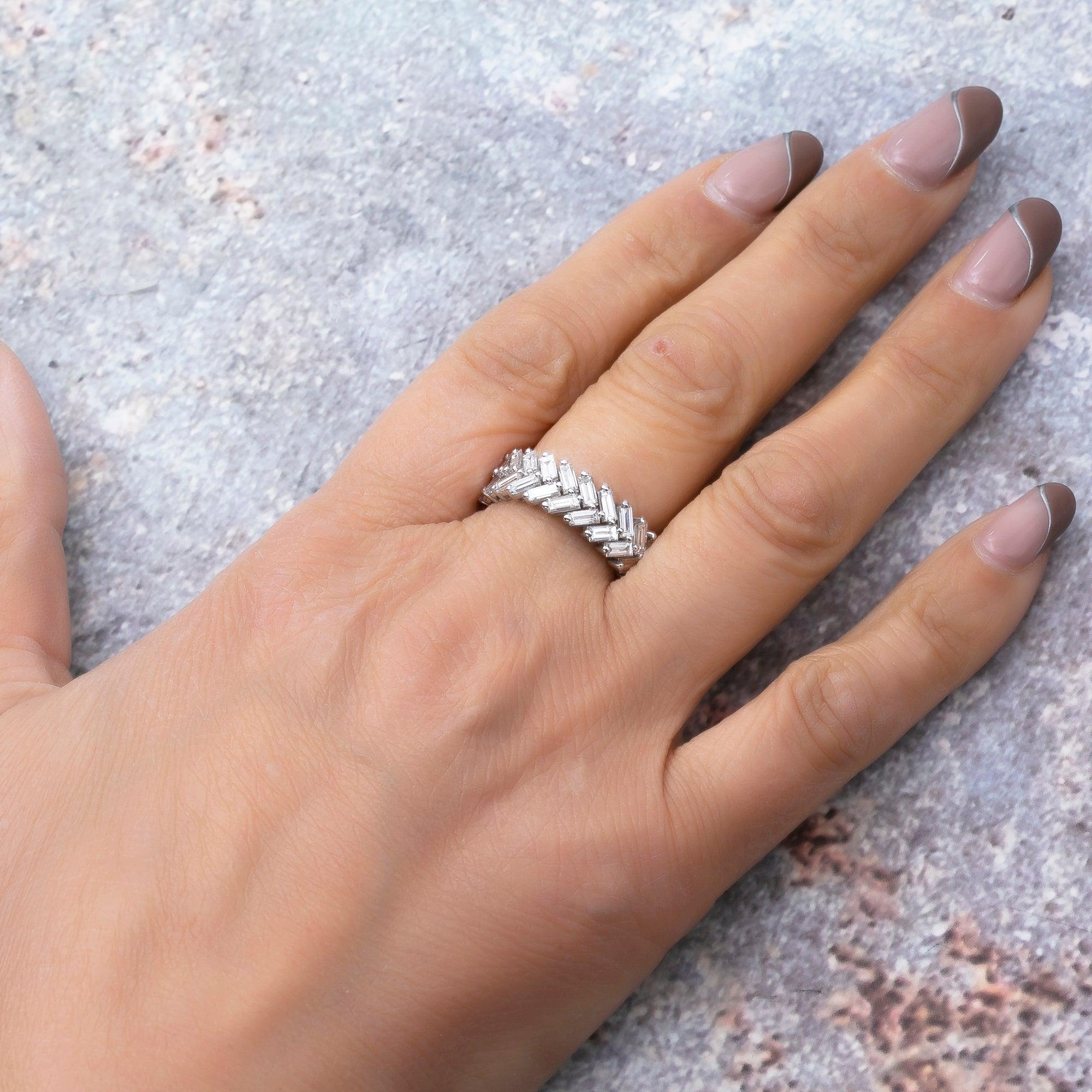 18K WHITE GOLD LADIES RING WITH 3.62 CT DIAMONDS