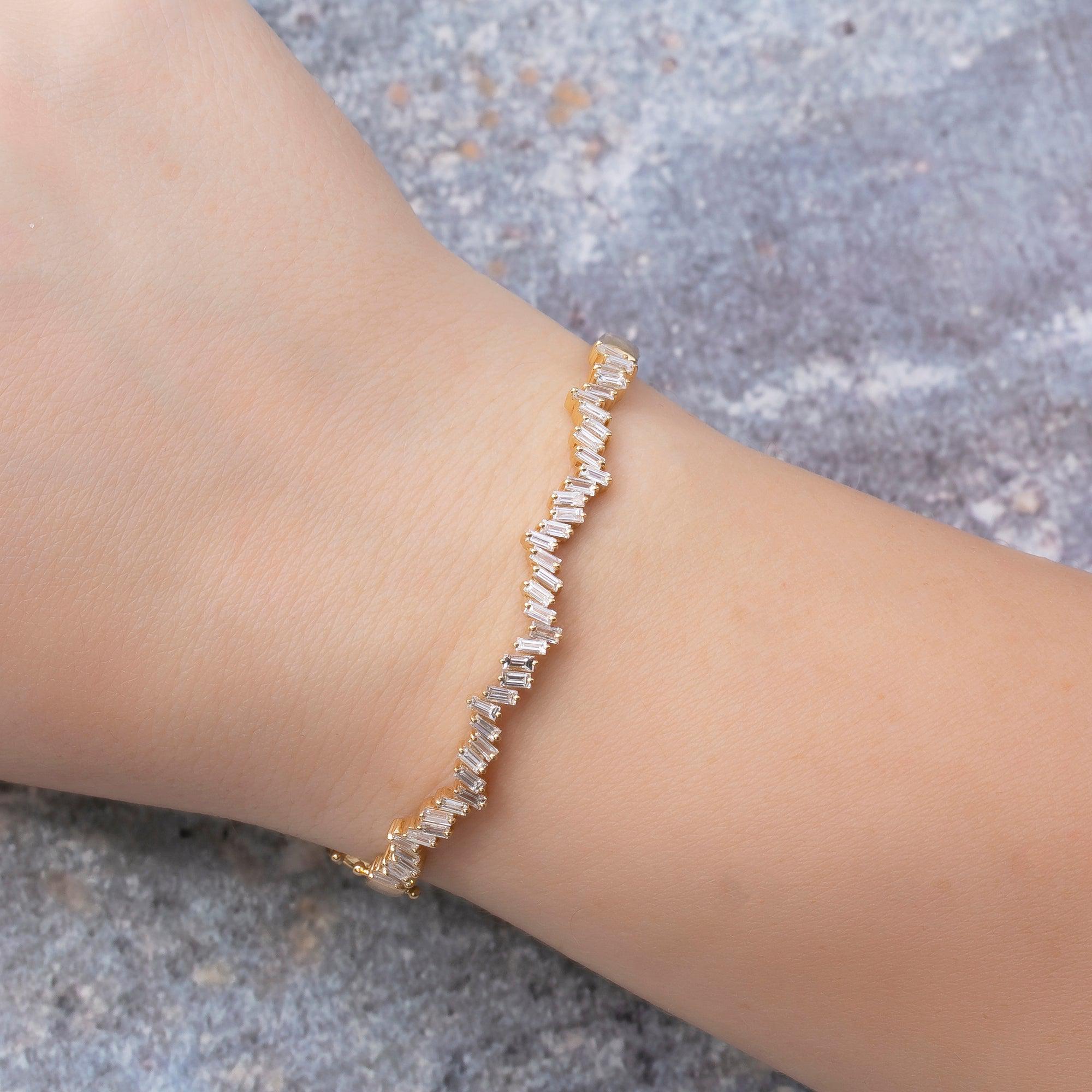 18K YELLOW GOLD LADIES BAGUETTE BRACELET WITH 1.59 CT DIAMONDS