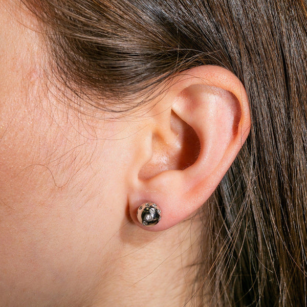 18K White Gold Ladies Earrings With Round Shaped Diamonds OMI Jewelry