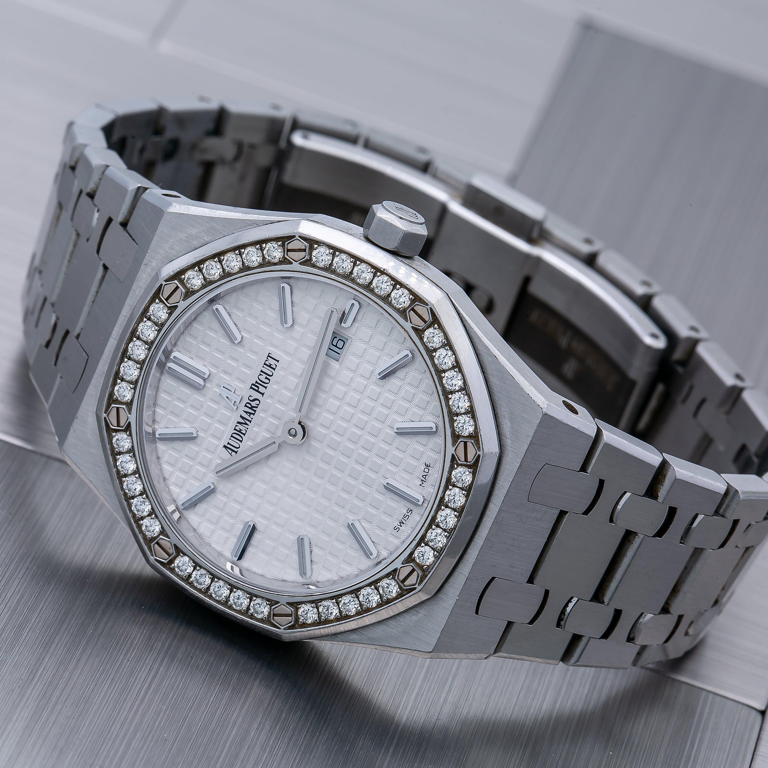 Audemars Piguet Royal Oak 33MM 67651ST.ZZ.1261ST.01 White Dial Diamond Bezel Stainless Steel Bracelet