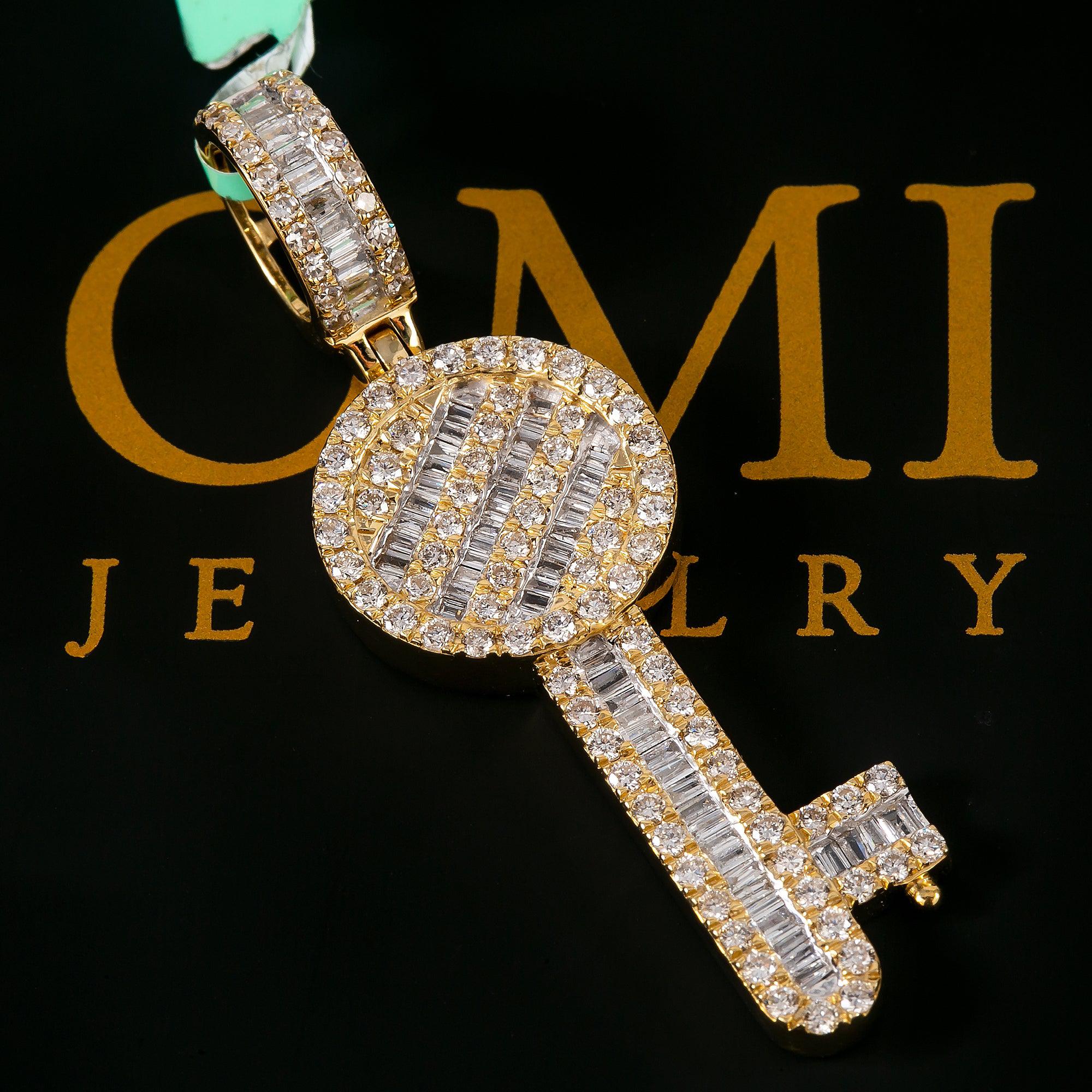 14K YELLOW GOLD OVAL KEY PENDANT WITH 2.65 CT DIAMONDS