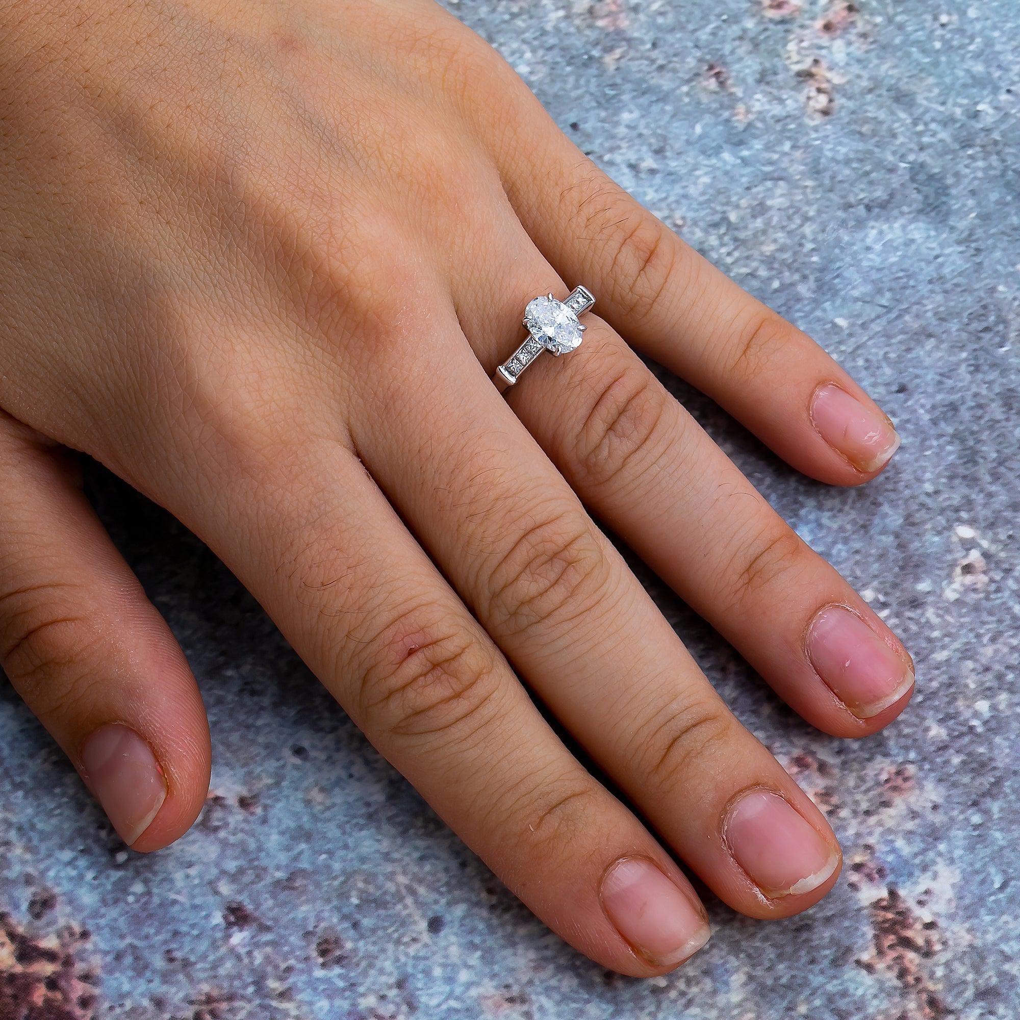 PLATINUM  LADIES ENGAGEMENT RING WITH 1.55 CT DIAMONDS