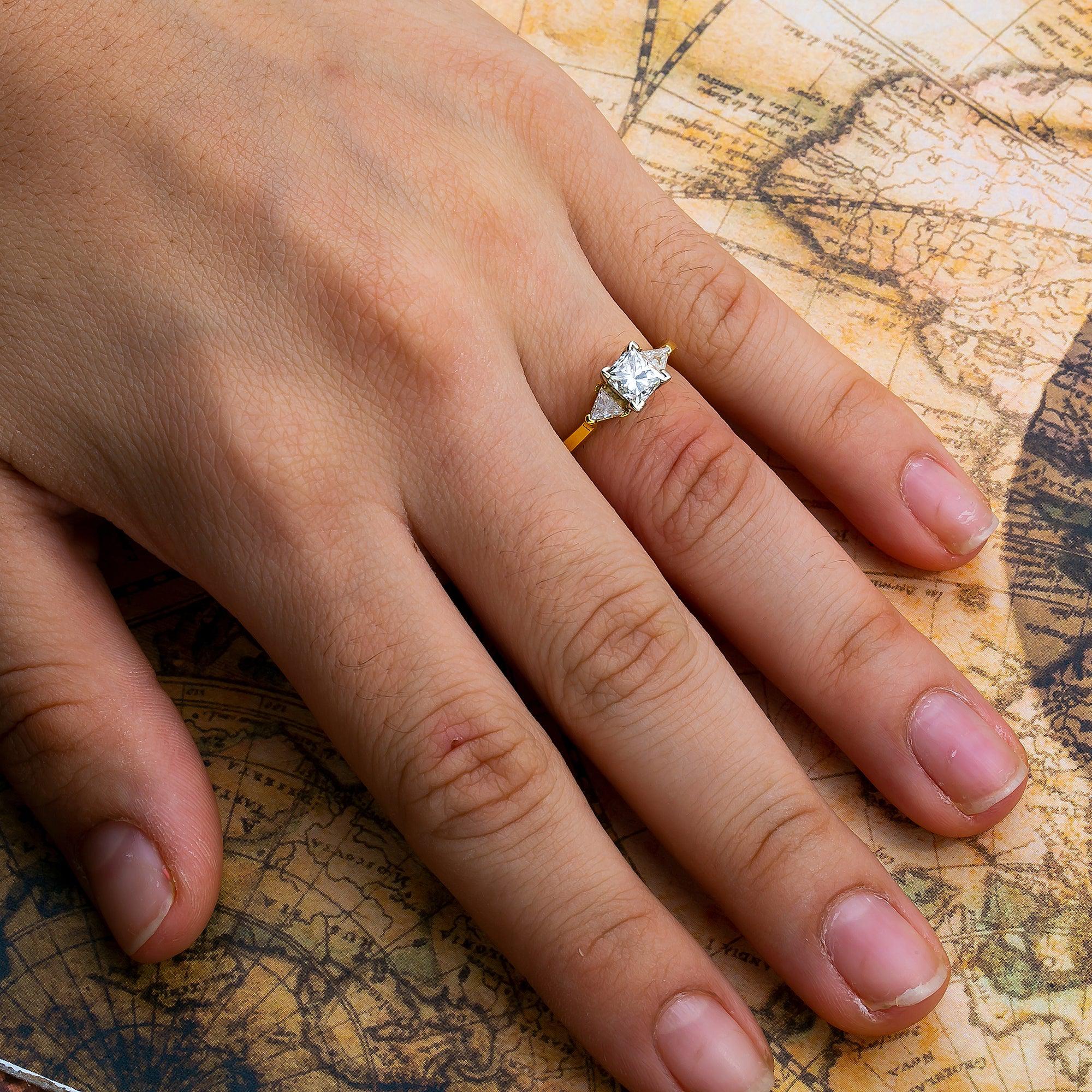 18K YELLOW GOLD AND PLATINUM LADIES ENGAGEMENT RING WITH 1.30 CT