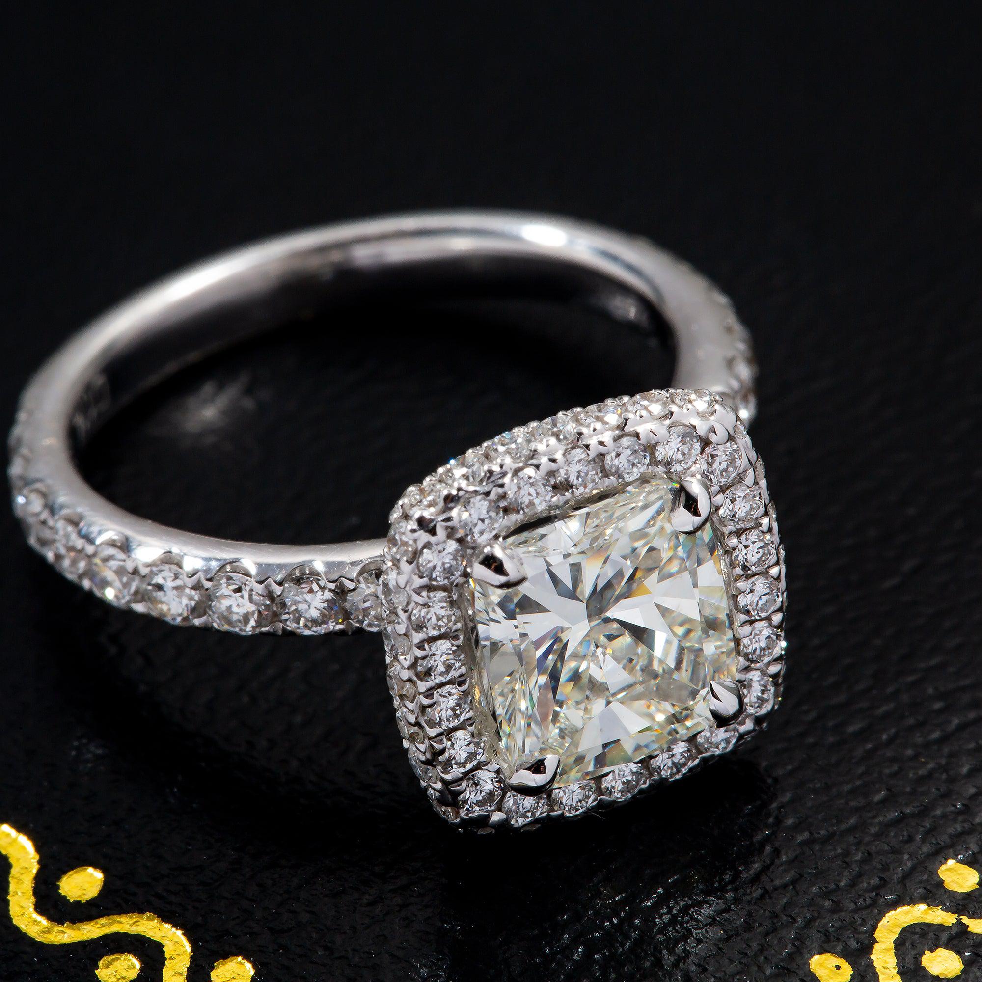 18K GOLD CUSHION CUT DIAMOND ENGAGEMENT RING 2.5 CT GIA