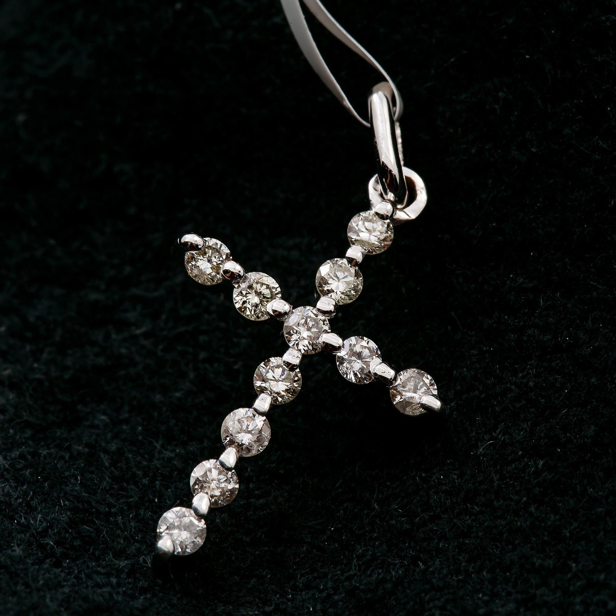 Unisex 18K White Gold Cross Pendant with 0.25 CT Diamonds