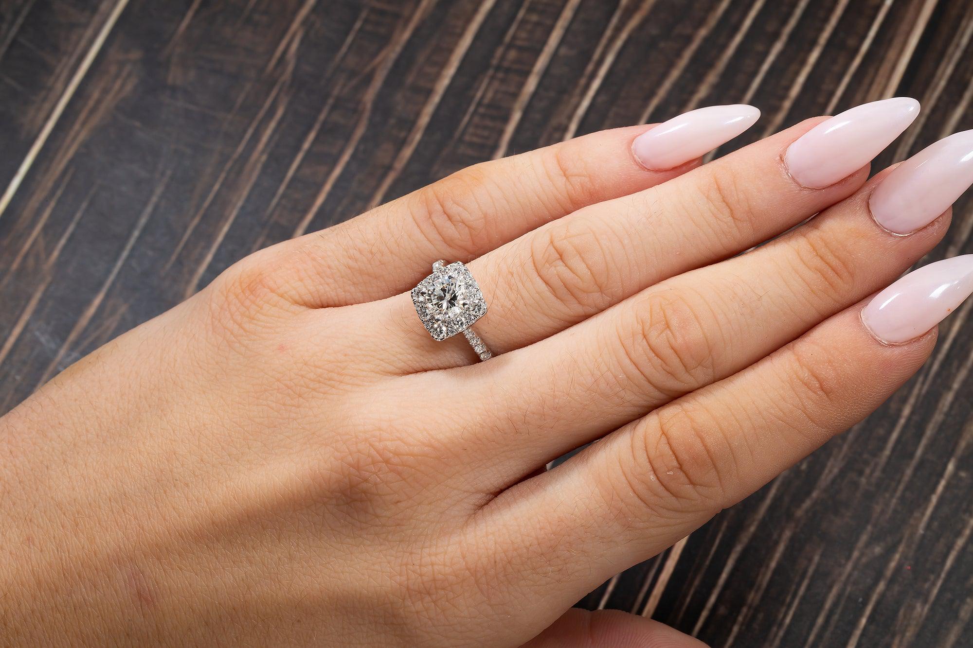 18K GOLD ROUND DIAMOND ENGAGEMENT RING 1.3 CT GIA