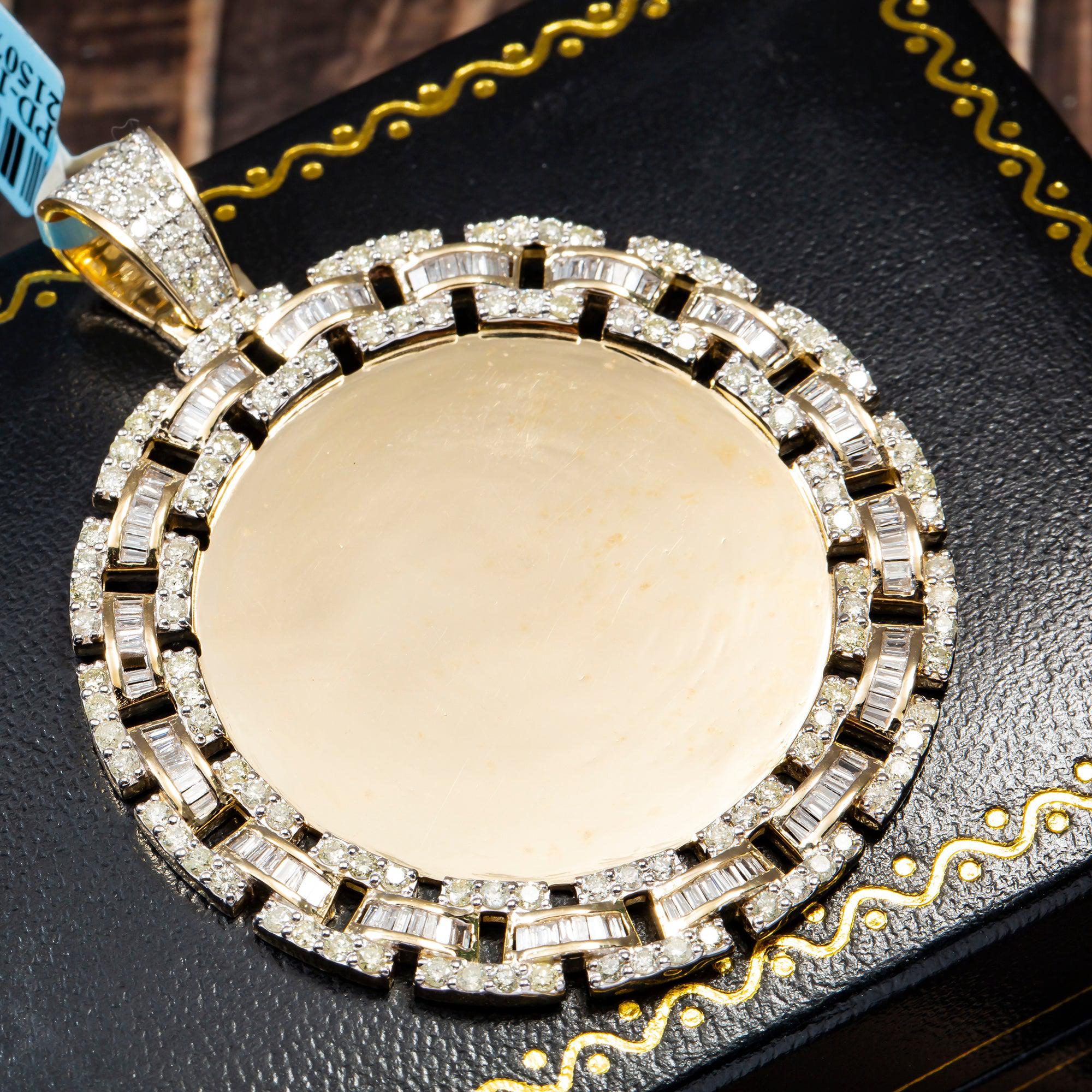 14K YELLOW GOLD BAGUETTE AND ROUND DIAMOND CIRCLE PICTURE PENDANT 4.23 CT