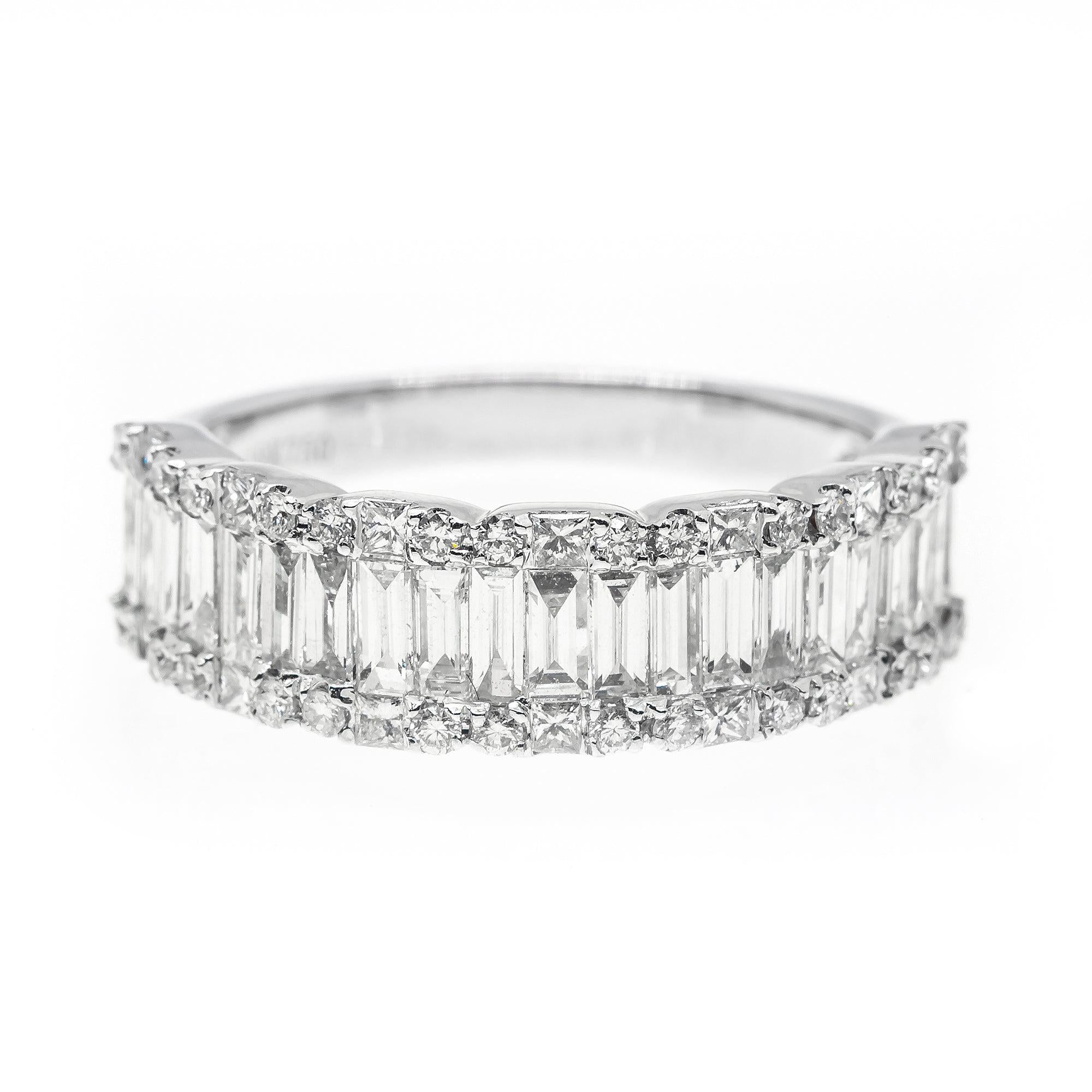 UNISEX 18K WHITE GOLD BAND WITH BAGUETTE AND ROUND CUT DIAMONDS 1.51CT