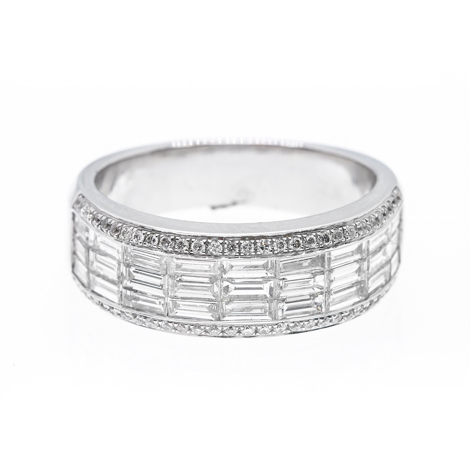 UNISEX 18K WHITE GOLD DIAMOND BAND WITH ROUND AND BAGUETTE DIAMONDS