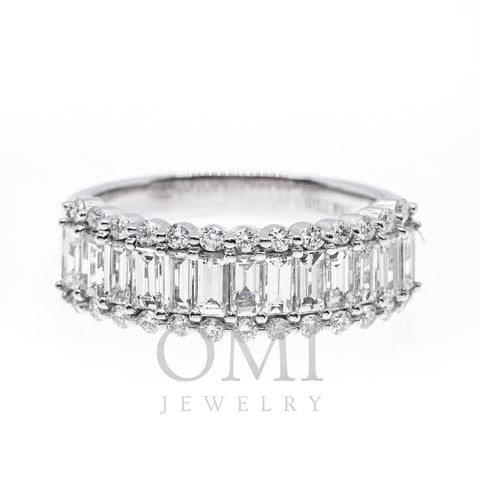 UNISEX 18K WHITE GOLD DIAMOND BAND WITH ROUND AND BAGUETTE DIAMONDS
