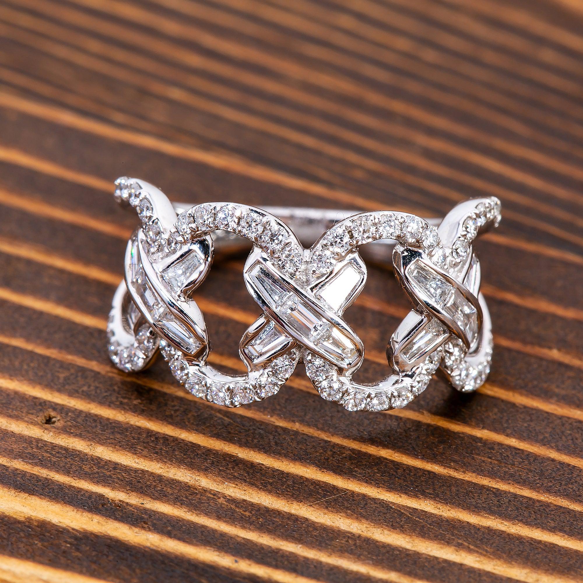LADIES 14K WHITE GOLD COCKTAIL RING WITH 0.83CT DIAMONDS