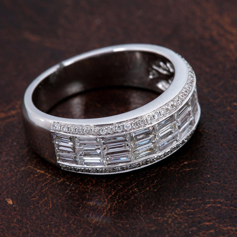 UNISEX 18K WHITE GOLD DIAMOND BAND WITH ROUND AND BAGUETTE DIAMONDS