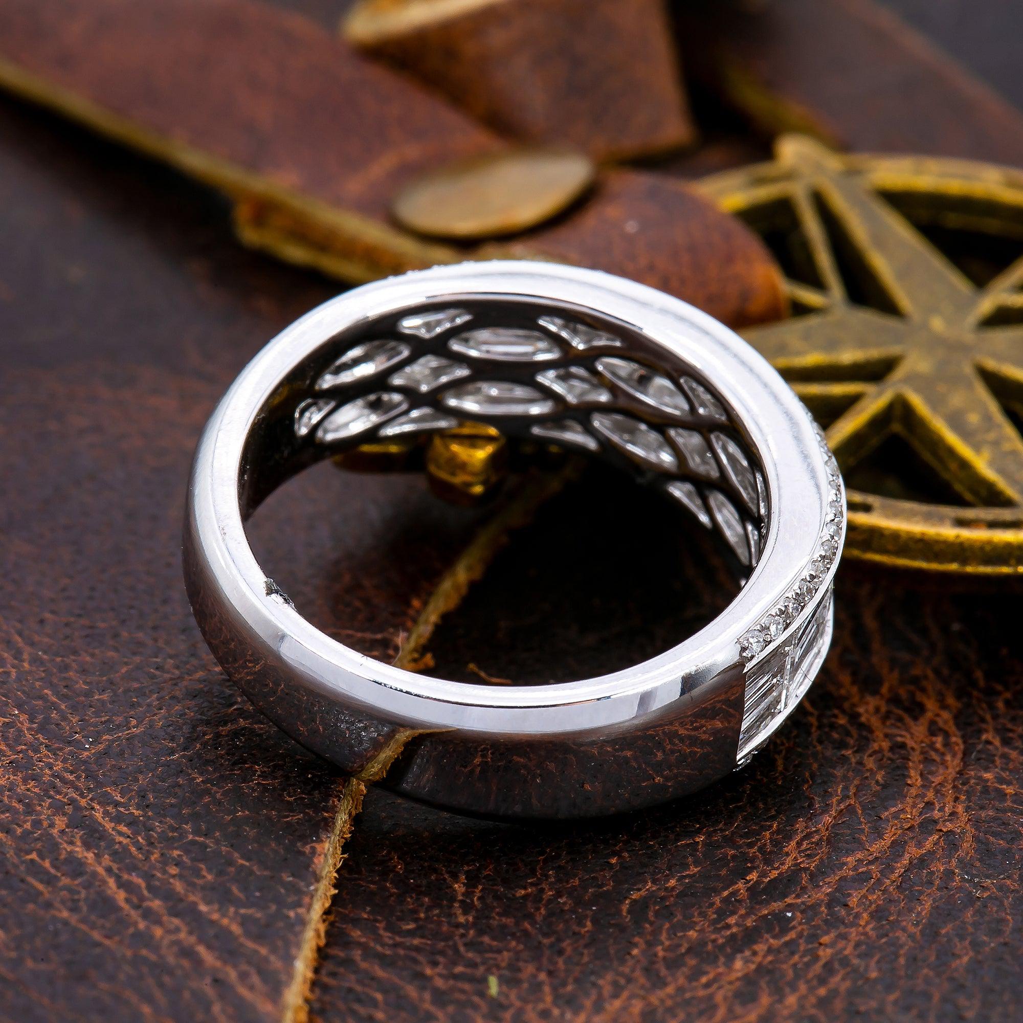 UNISEX 18K WHITE GOLD DIAMOND BAND WITH ROUND AND BAGUETTE DIAMONDS