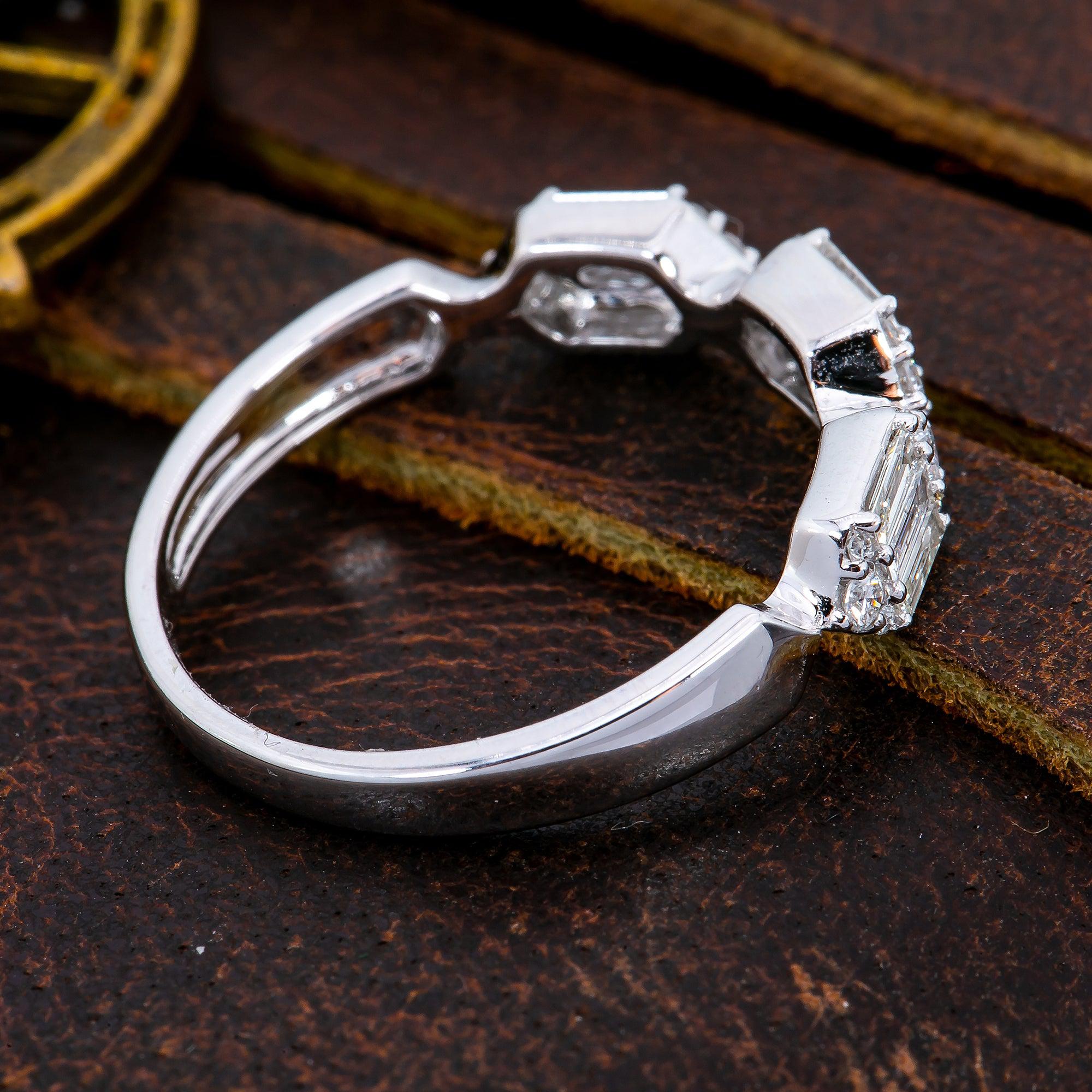 LADIES 18K WHITE GOLD DIAMOND BAND WITH ROUND AND BAGUETTE DIAMONDS