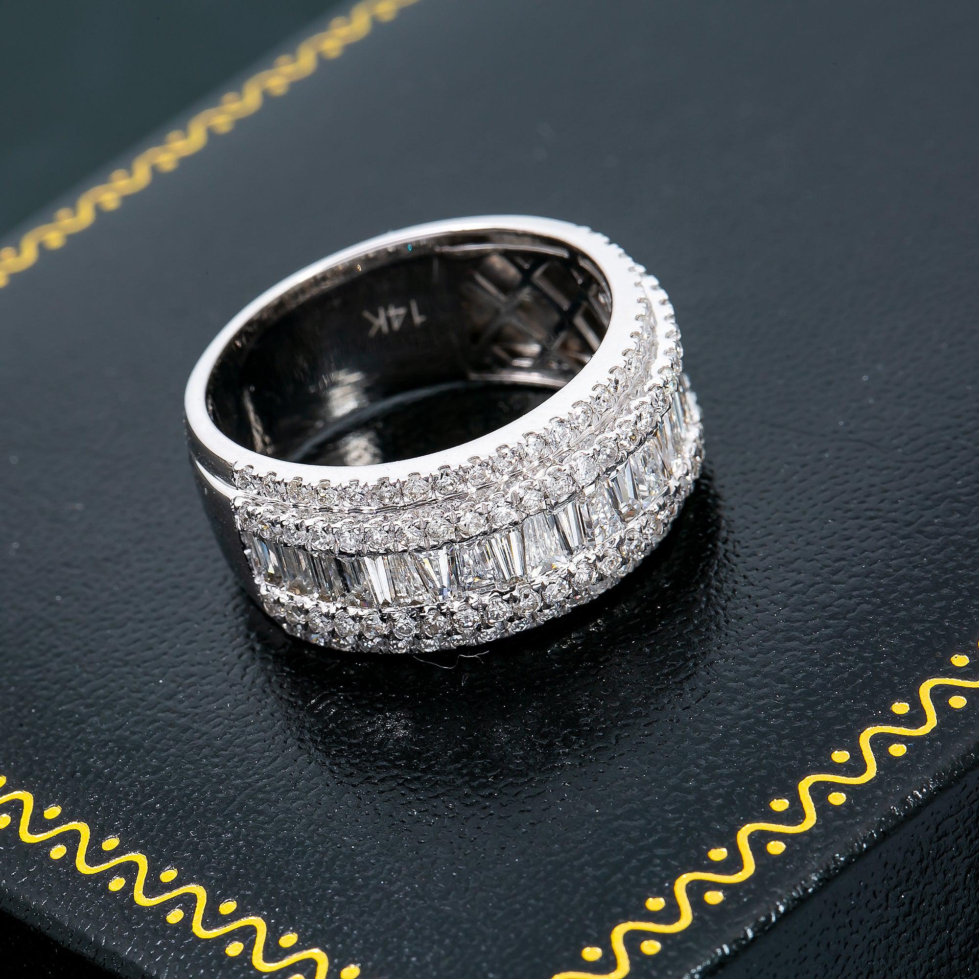 14K WHITE GOLD BAGUETTE DIAMOND RING