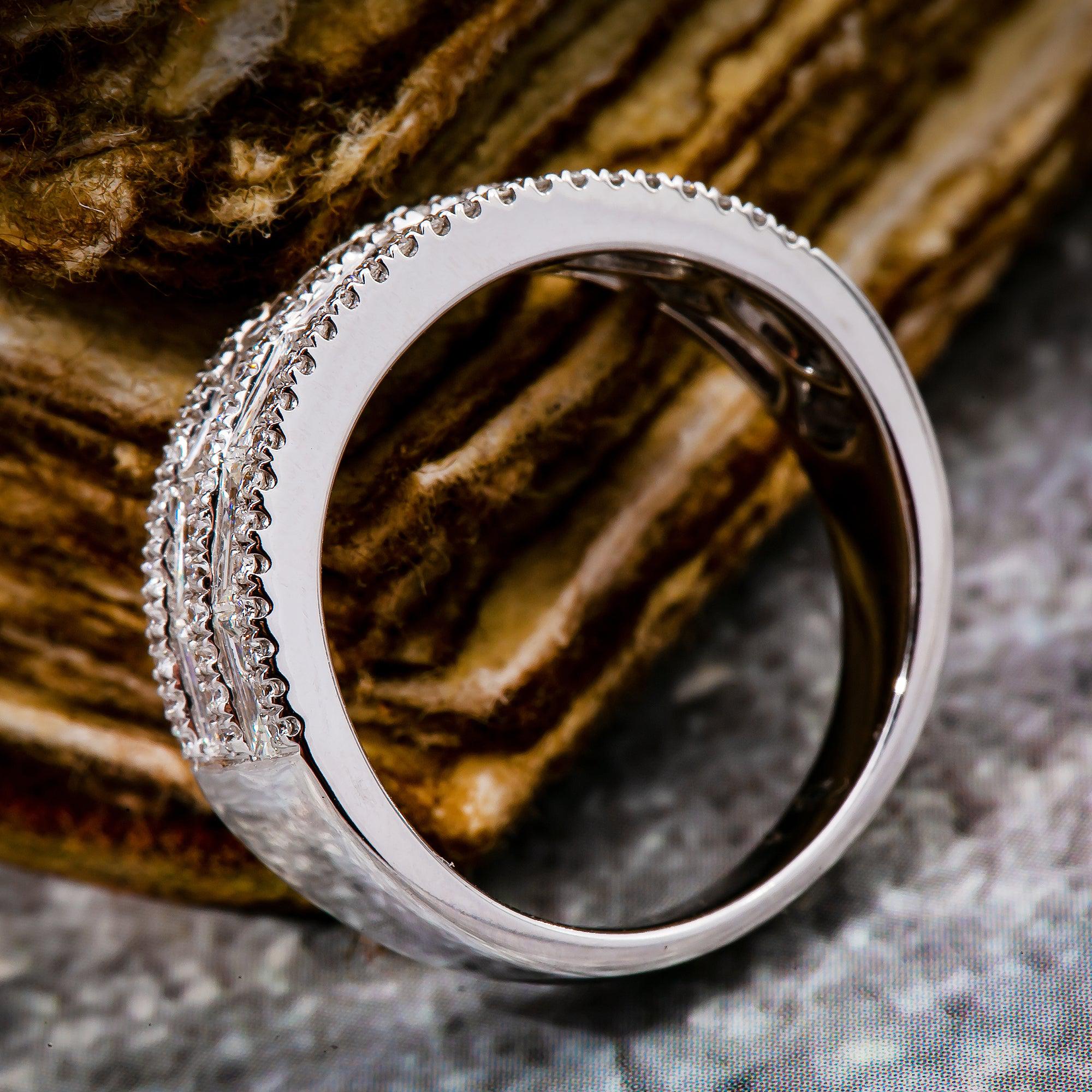 LADIES 18K WHITE GOLD DIAMOND BAND WITH ROUND AND BAGUETTE DIAMONDS