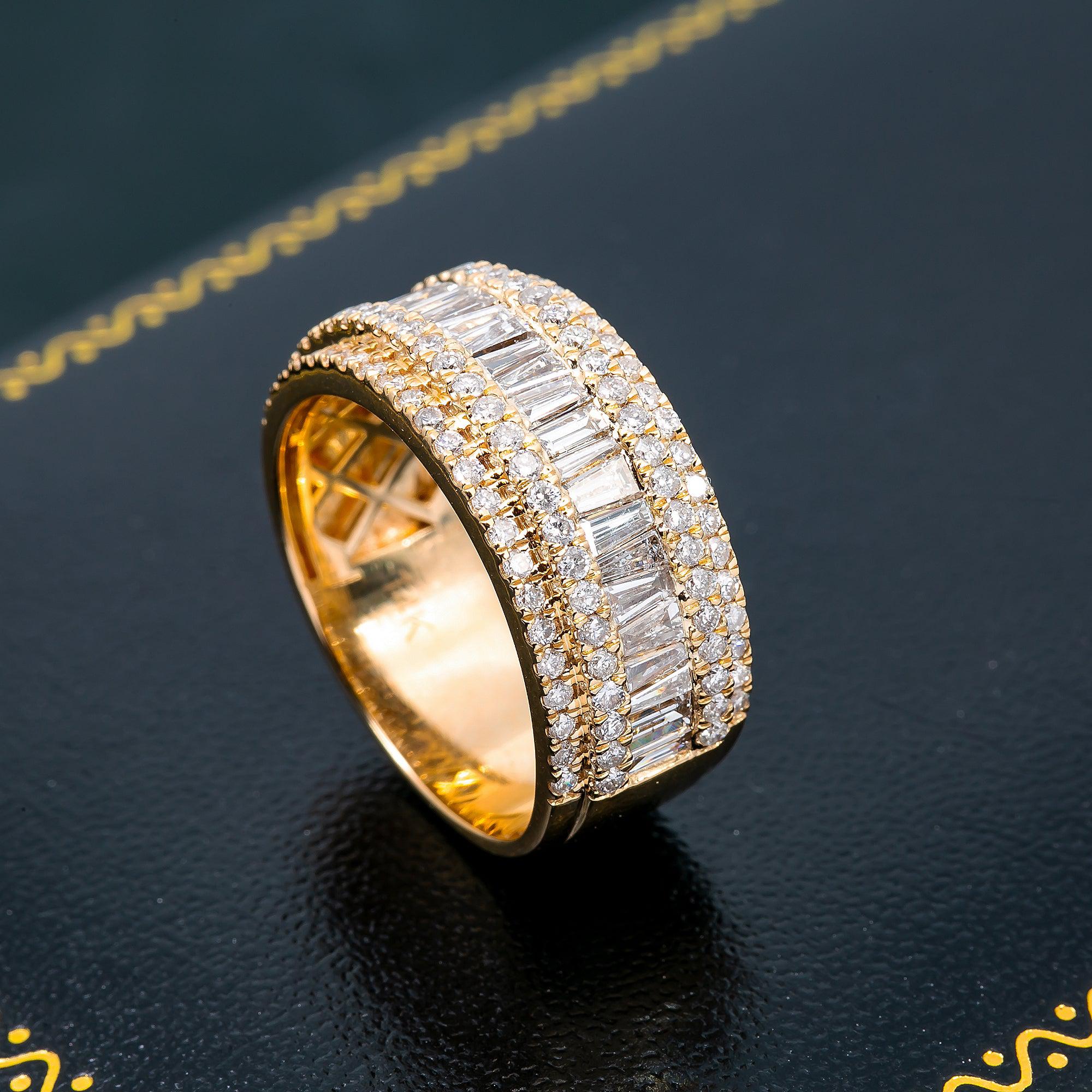 14K GOLD BAGUETTE AND ROUND DIAMOND STATEMENT RING 2.72 CT