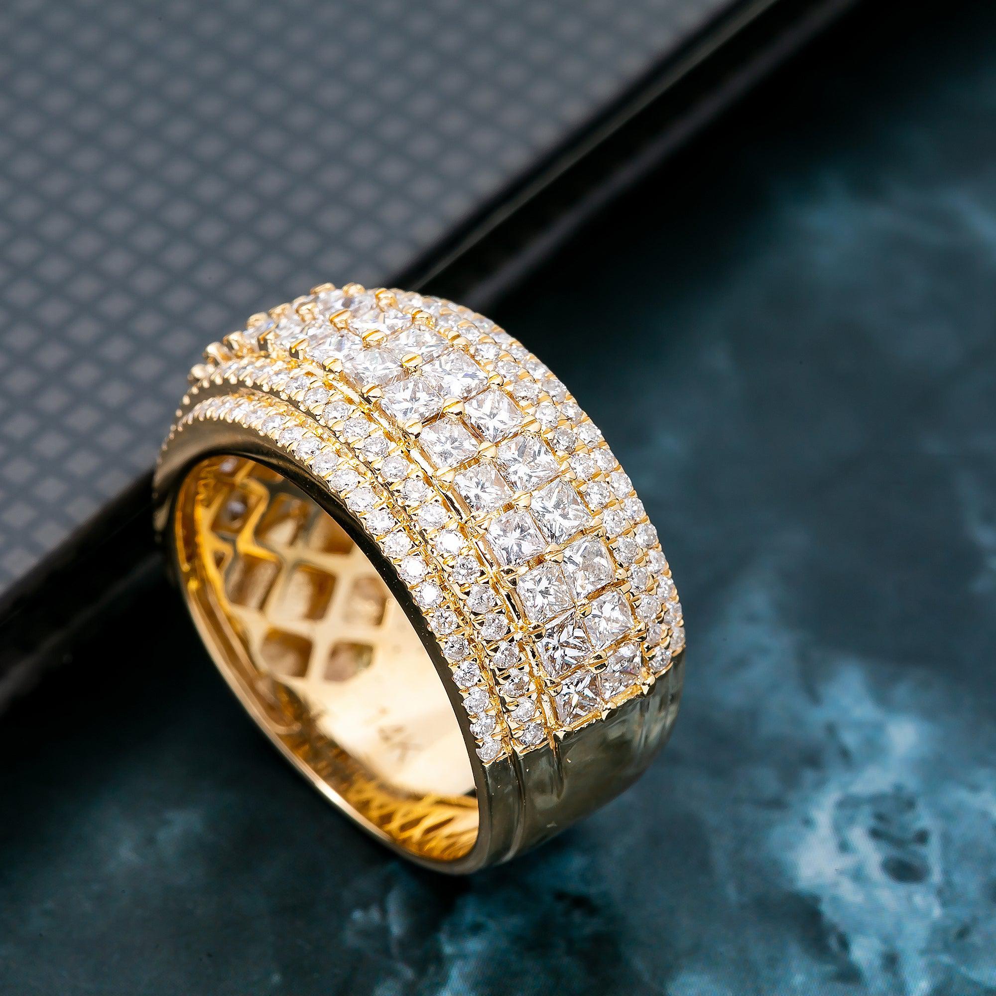 14K YELLOW GOLD STATEMENT RING WITH 3.58 CT BAGUETTE DIAMONDS