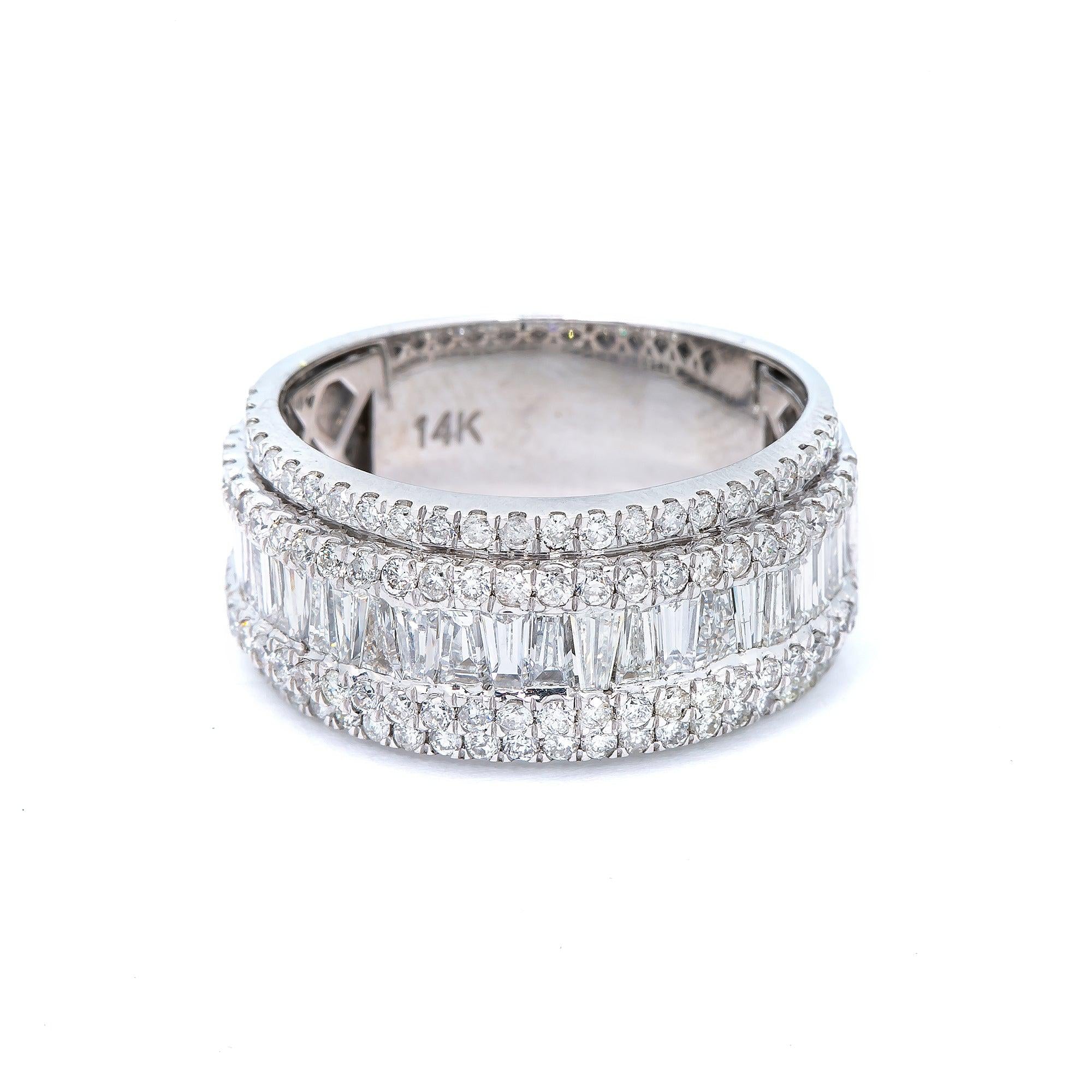 14K WHITE GOLD BAGUETTE DIAMOND RING