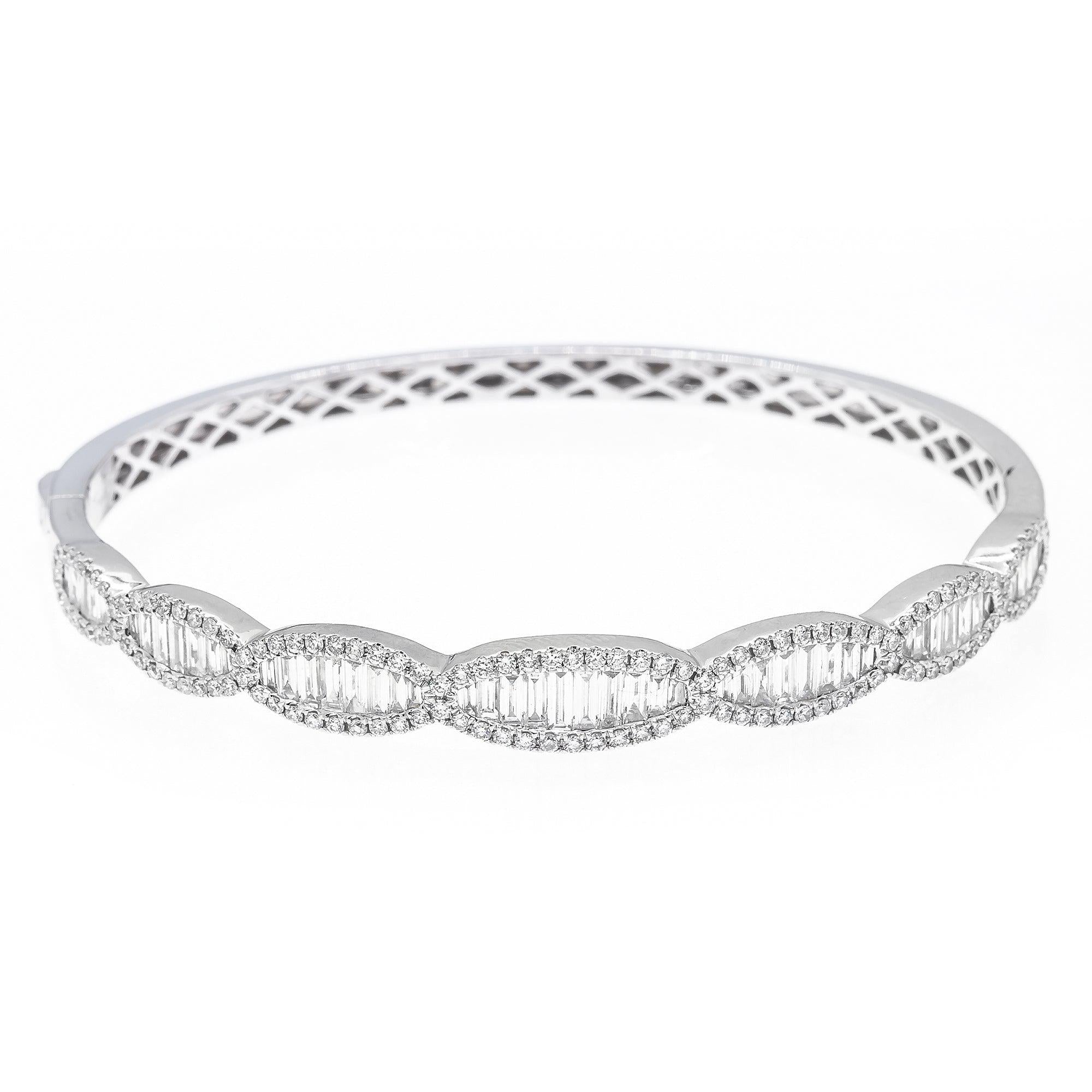 LADIES 18K WHITE GOLD BANGLE WITH ROUND AND BAGUETTE DIAMONDS
