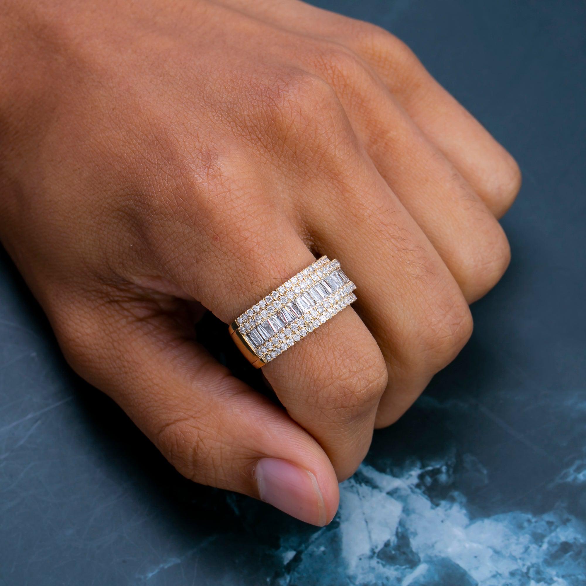 14K GOLD BAGUETTE AND ROUND DIAMOND STATEMENT RING 2.72 CT