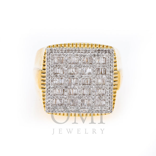 14K YELLOW GOLD MEN'S RING WITH 1.11CT ROUND AND BAGUETTE DIAMONDS