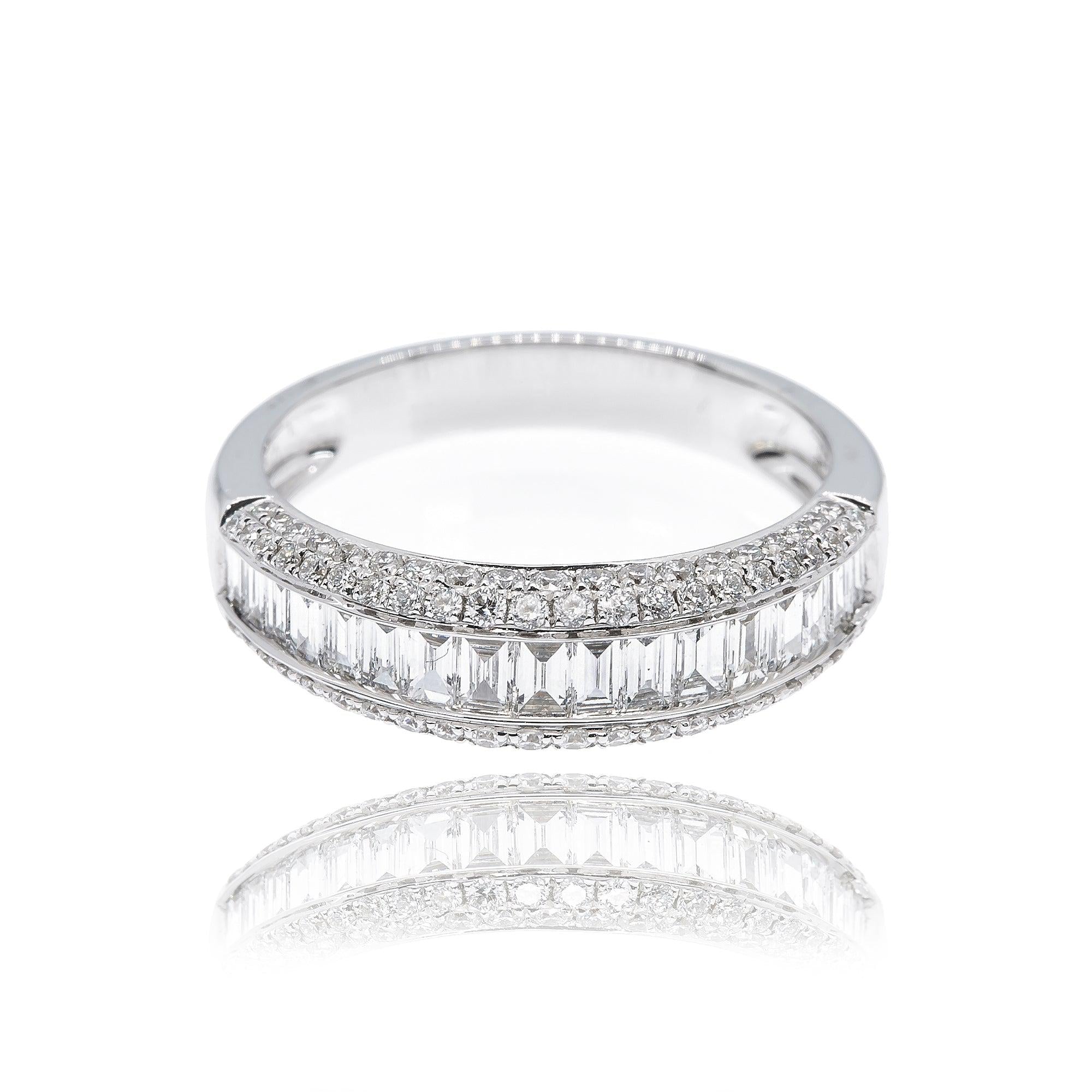 18K White Gold Ladies Ring with 0.6 CT Diamonds